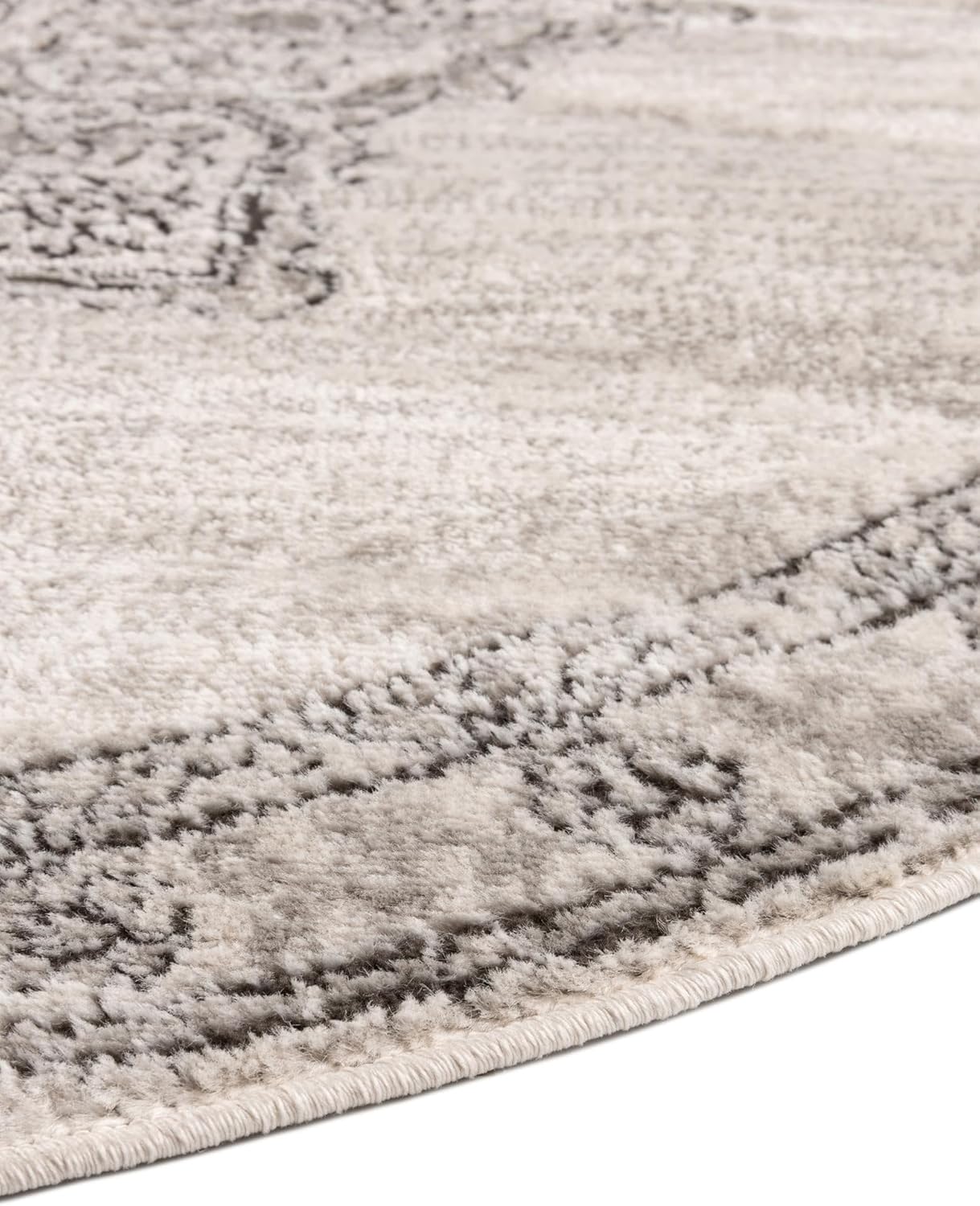 Rugs.com Nyla Collection Rug – 6x9 Oval Ivory Medium-Pile Rug Perfect for Living Rooms, Large Dining Rooms, Open Floorplans