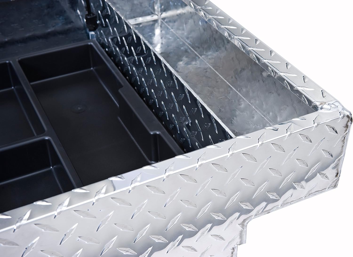 Интерьер view of the truck box showing integrated storage compartments
