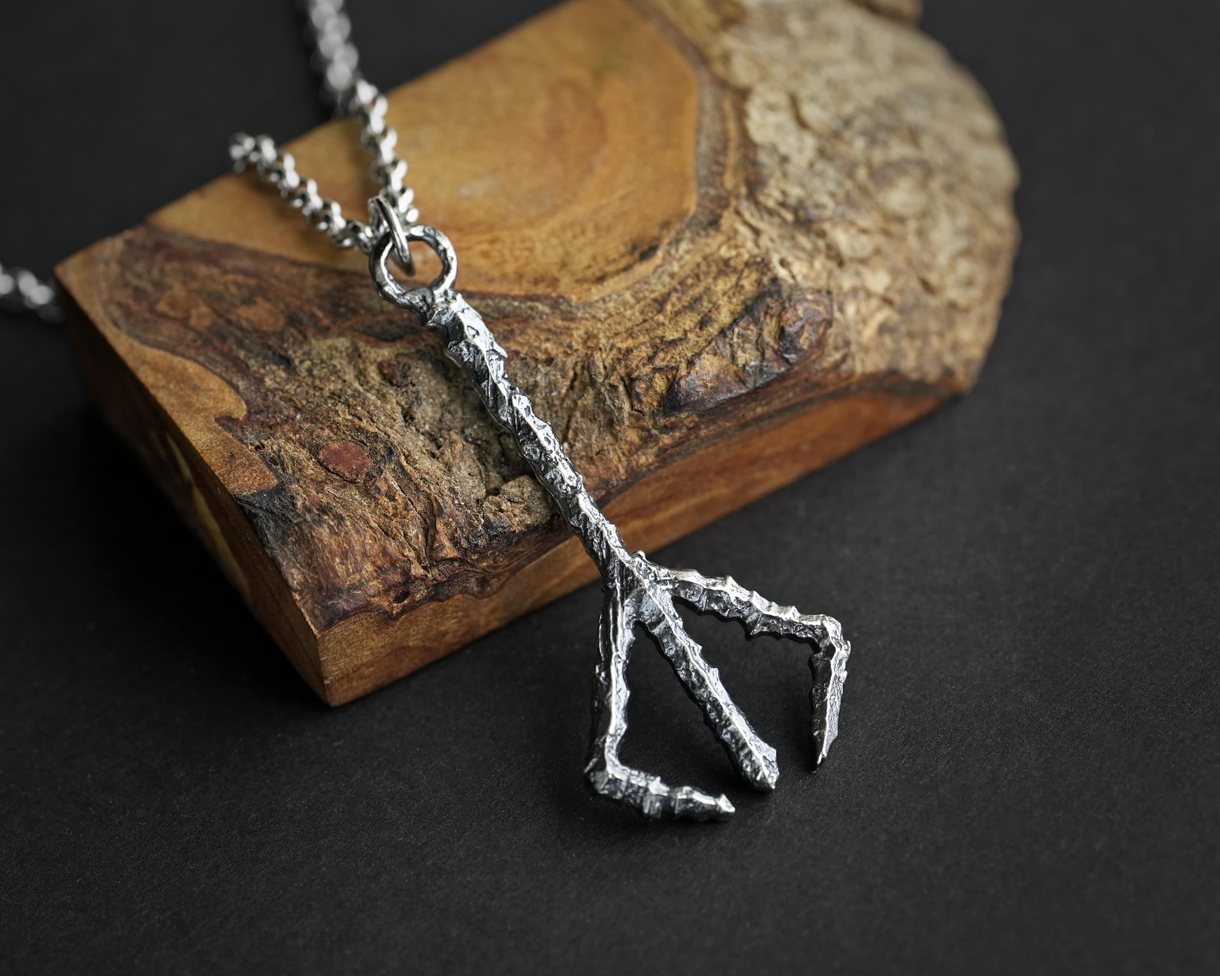 Baldur Jewelry Hunter Rune Kette mit Gothic-Fantasy-Anhänger