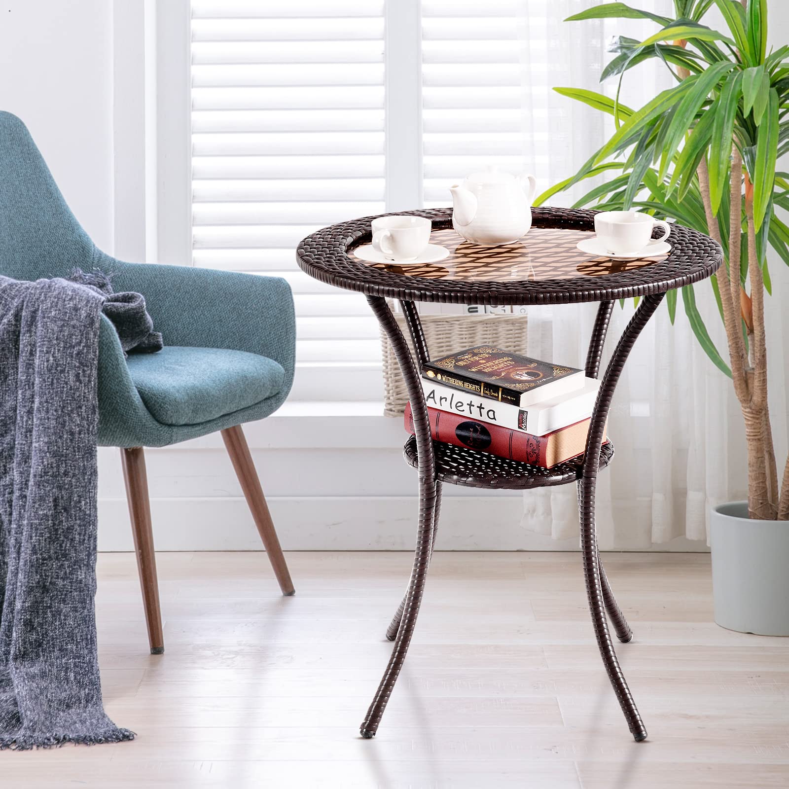 GIANTEX Tavolino da Giardino Rotondo in Rattan e Vetro a 2 Ripiani | Tavolo d'Appoggio Esterno Resistente alle Intemperie, Portata 35 kg, per Piscina Patio Balcone, 64 x 71,5 cm