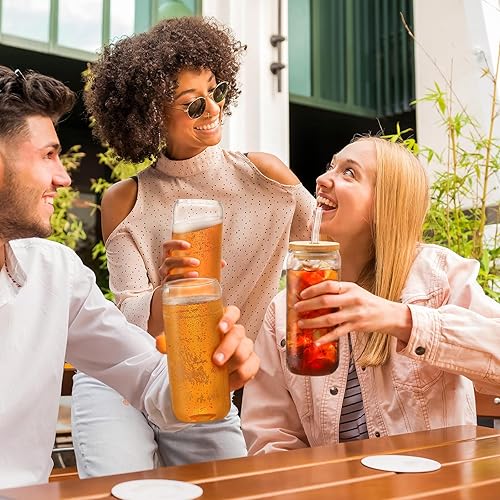 Vista 5 de VITEVER Vasos de vidrio de 20 onzas con tapas de bambú y popote de vidrio, juego de vasos para beber en forma de cerveza, vasos de café helado