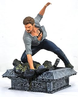DIAMOND SELECT TOYS Marvel Gallery: Netflix Defenders Iron Fist PVC Figure
