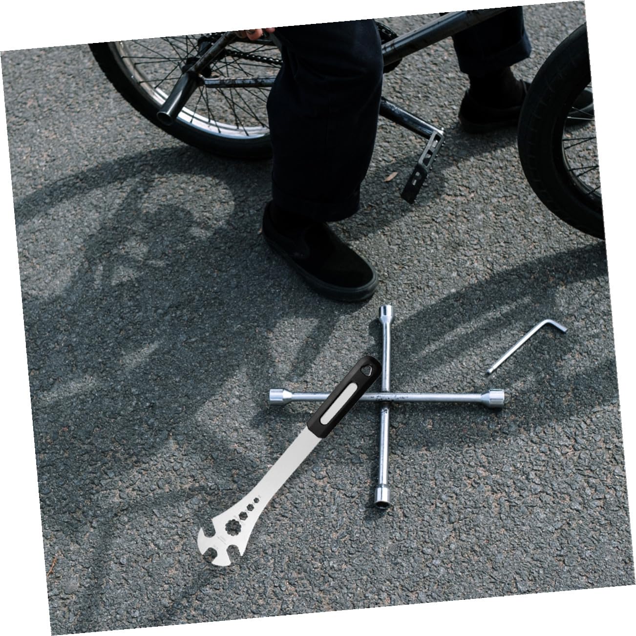 ibasenice Multifunktionaler Fahrradpedalschlüssel aus Stahl mit Rutschfestem Abs Griff für Fahrradreparatur und Einfaches Lösen Sowie Montieren von Pedalen Beim Radfahren
