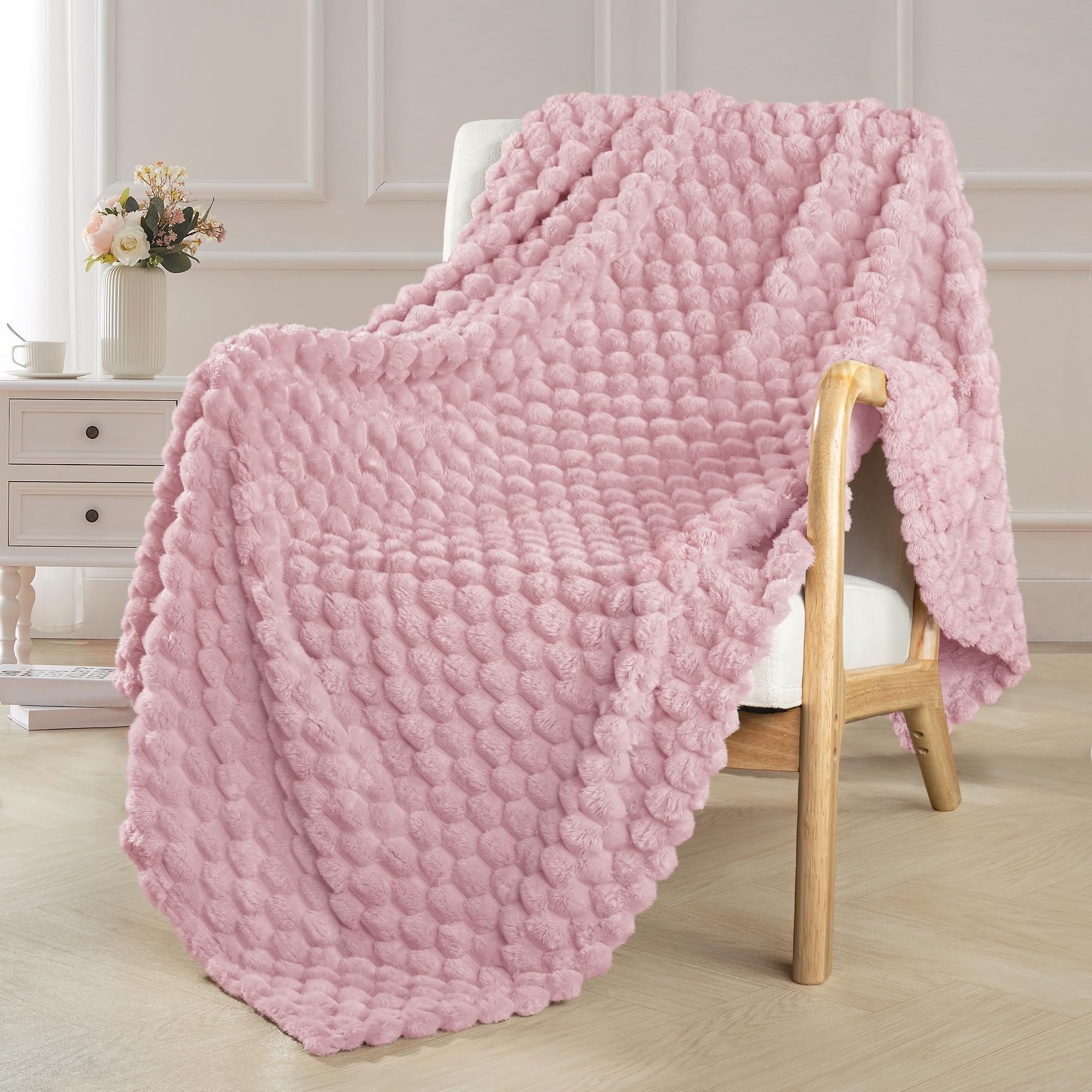 Exclusivo Mezcla Extra Large Soft Fleece Throw Blanket, 50x70 Inches Stylish Jacquard Throw Blanket for Couch, Fuzzy Cozy Lightweight for All Season, Dusty Pink