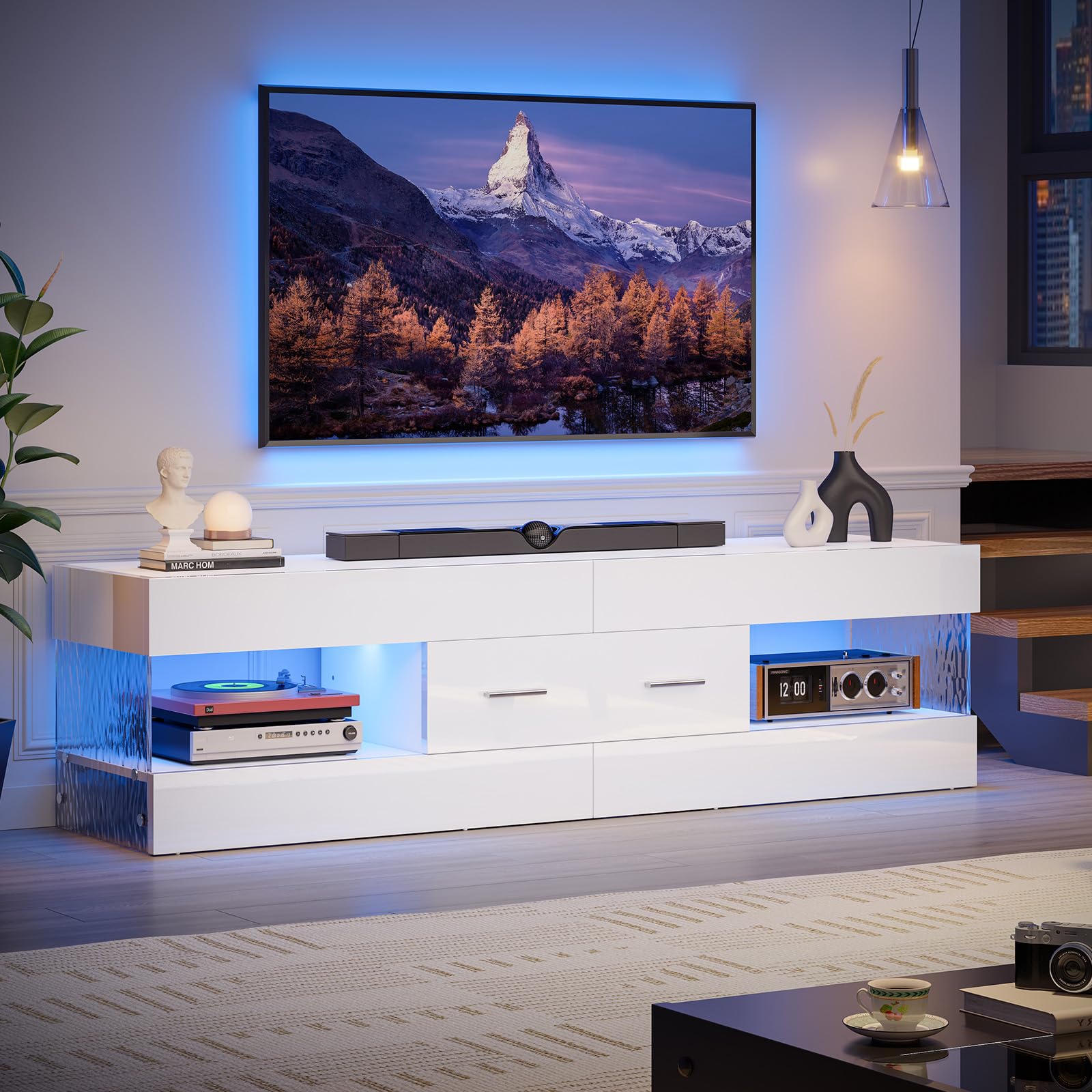 Bestier Mobile TV per TV da 65 pollici,moderno mobile TV laccato lucido,centro di intrattenimento a LED con ampio cassetto,consolle TV per soggiorno e camera da letto(bianco)