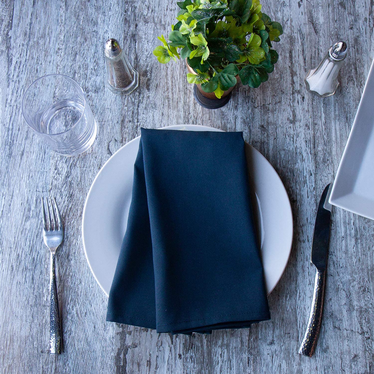 Arkwright - Servilletas de Tela de Restaurante (Paquete de 25) servilletas de poliéster Hilado con Bordes con Dobladillo, Ideales para cenas, Bodas, Fiestas, Banquetes, Cocina, 20 x 20 Pulgadas, Azul