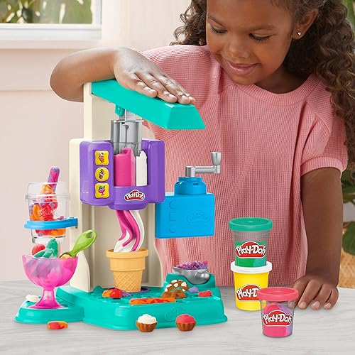 Miniatura 7 de Play-Doh Juego de helado de remolino arcoíris con 7 accesorios de cocina, juguetes de arte y manualidades para niñas y niños de 3 años en adelante