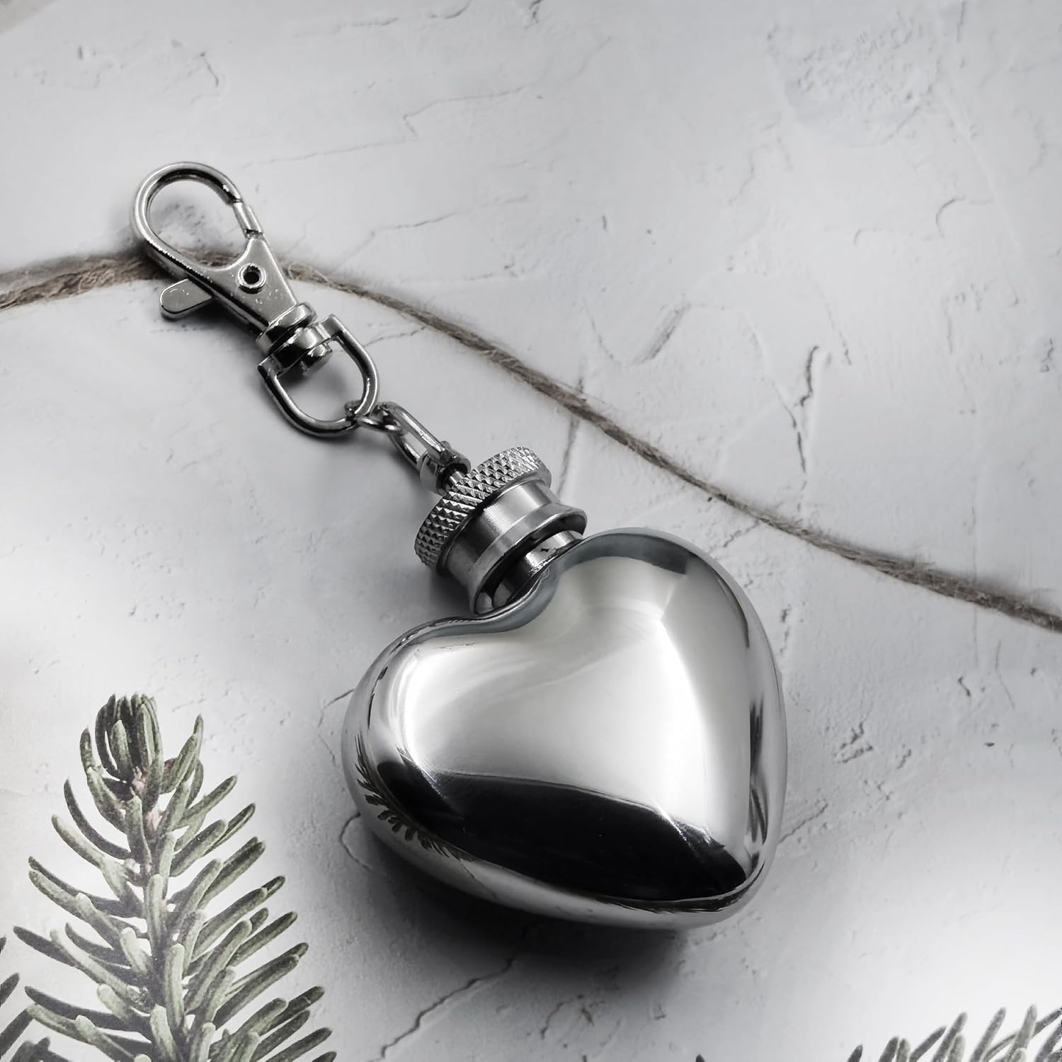1 oz Heart-Shaped Mini Hip Flask with Keychain Cover and Funnel