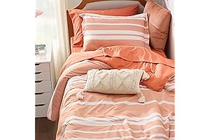 Cozy and Stylish Twin XL Bedding Set for a Dorm Room Makeover