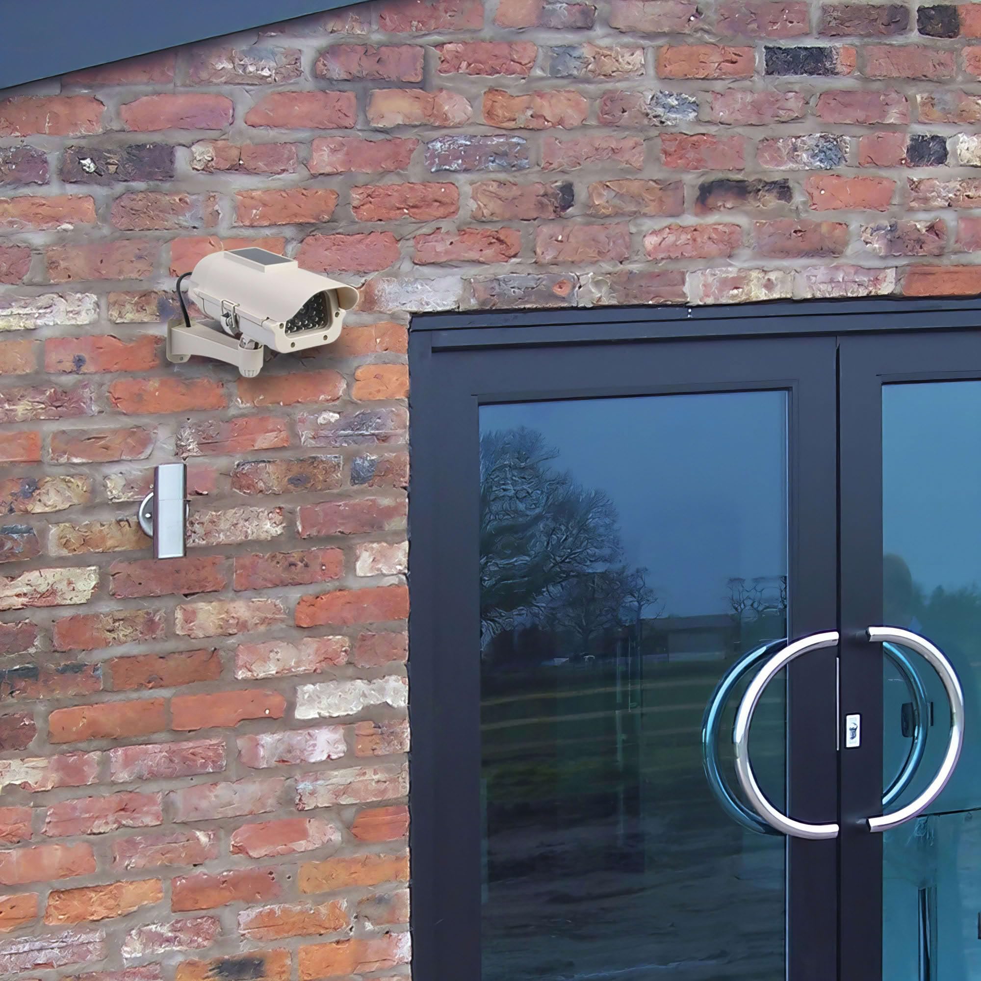Caméra De Surveillance Factice Solaire Silverline Avec LED Clignotante - Intérieur Extérieur