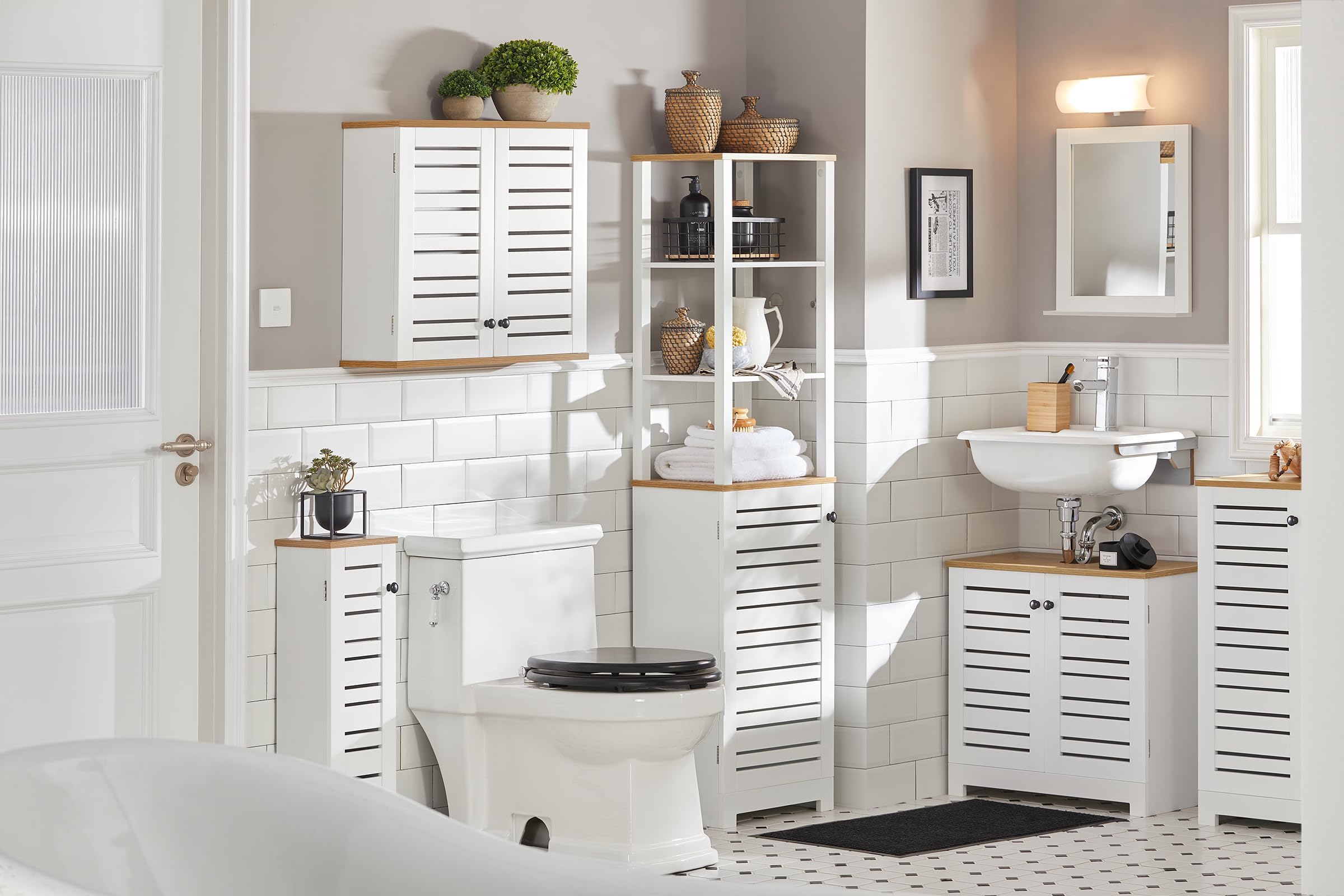 SoBuy Meuble Haut Salle de Bain Armoire Suspendu avec Portes Persiennes et Étagères Réglables Etagere Murale pour Salle de Bain, Cuisine et Entrée Armoire à Pharmacie, Blanc, 60x56x19cm BZR42-W