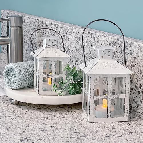 Kate Aspen - 2 faroles decorativos blancos, portavelas rústico medio envejecido, de metal vintage, centro de mesa para mesa de boda, pieza de acento