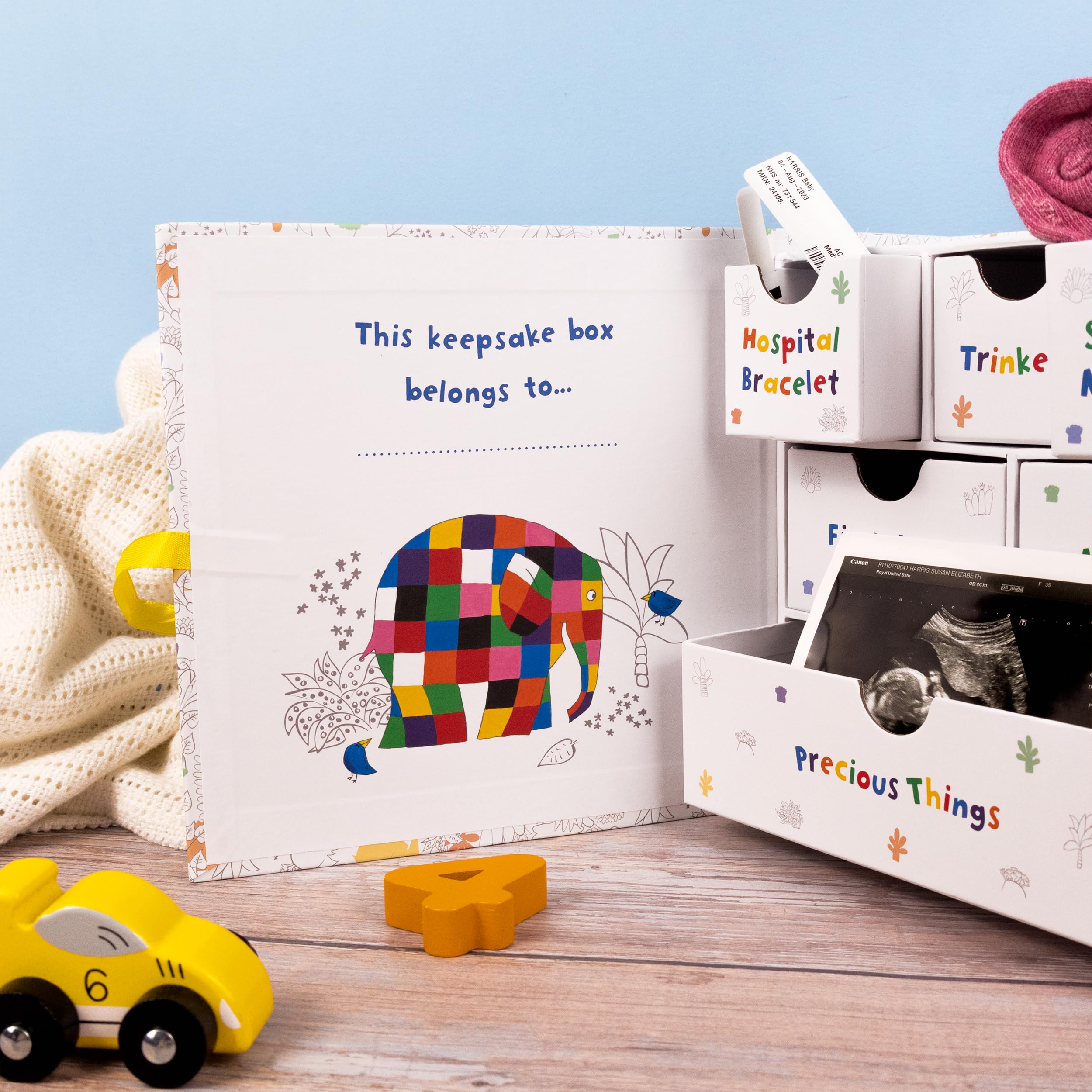 Elmer - Scatola dei ricordi per neonati, con 6 cassetti, per ricordi di neonati, regalo per bambini, con chiusura a nastro, regalo con licenza ufficiale
