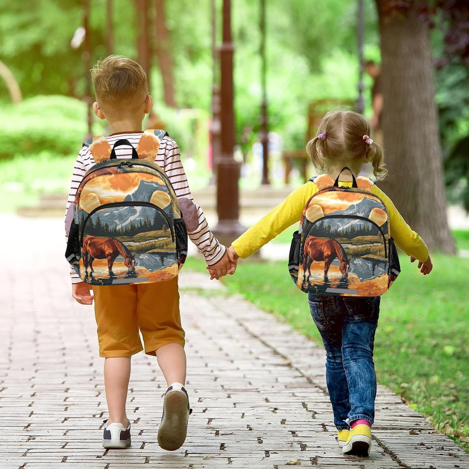 CHIFIGNO Vintage Brown Horse Toddler Boy Backpack with Leash, Kids School Backpacks Preschool Kindergarten Backpacks, Mini Travel Book Bag