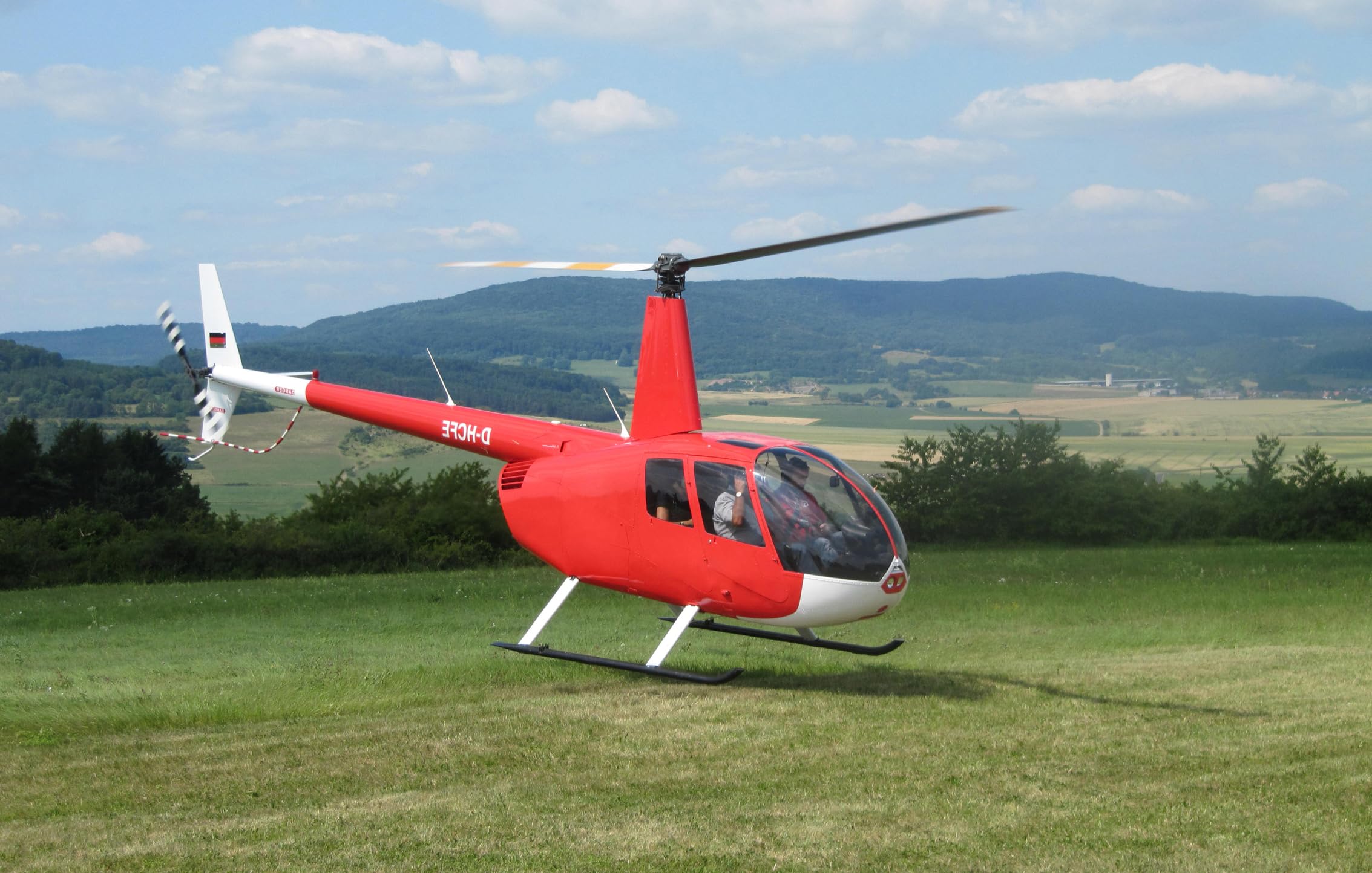 JOCHEN SCHWEIZER Geschenkgutschein: Hubschrauber Rundflug Gießen (30 Min.)