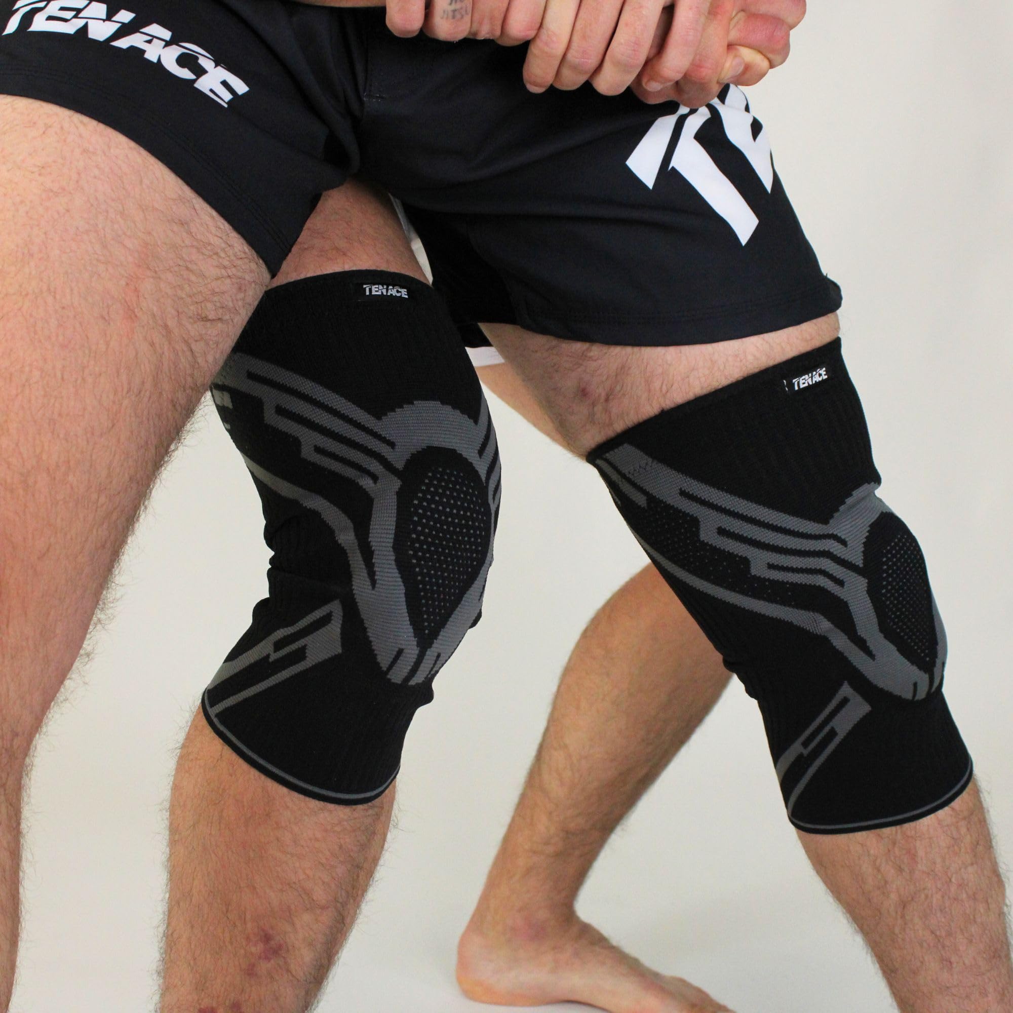 Tenace Rodillera Competición Jiu Jitsu, Grappling - Compresión y Acolchado MMA, BJJ, Muay Thai, Judo - Unisex (Negro, Medium) — view 7