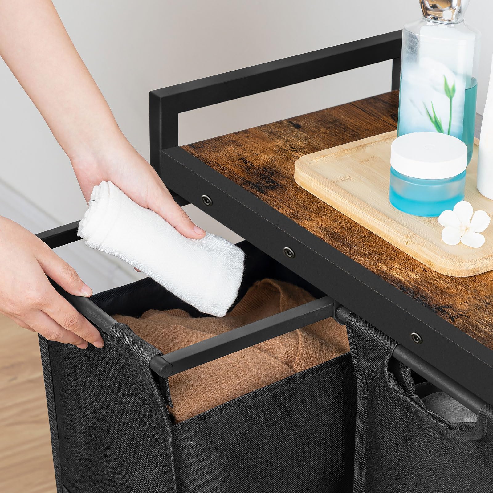 HOOBRO Cesto para Ropa Sucia, Cesta Colada con 2 Bolsas Extraíbles, Carro de Lavandería, 2 x 49,5 L, 70 x 30 x 77 cm, para Lavadero, Baño, Marrón Rústico y Negro EBF72XY01