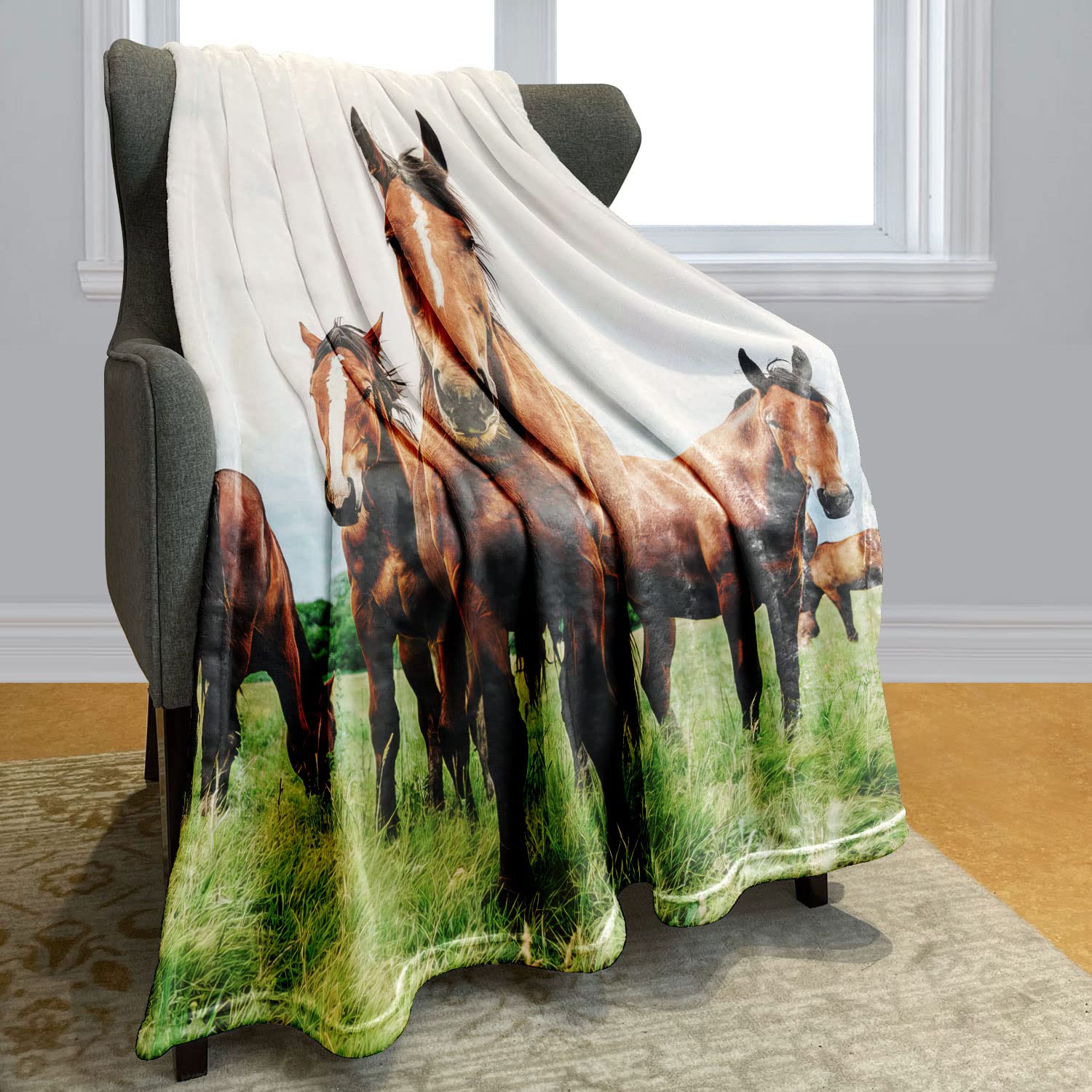 Yisumei - Couverture douillette ou jeté de lit en flanelle douce et polaire motif cheval au galop coloré, 150 x 200 cm, Polyester, Blanc., 150x200 cm