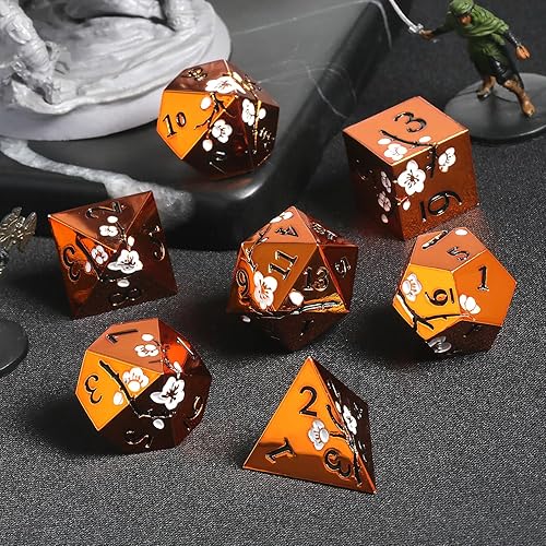 Miniatura 4 de DNDND - Juego de 7 dados de metal naranja D&D, pesados metálicos con estuche de regalo para juego de mesa de Calabozos y Dragones (naranja con