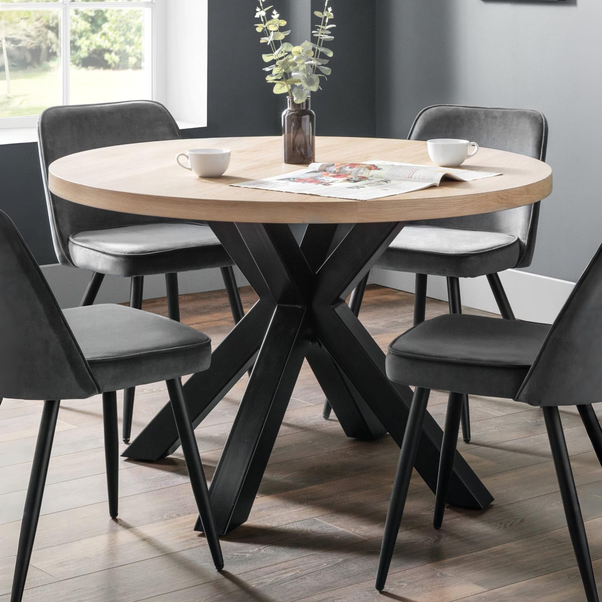 Berwick Round Table - Oak & Black