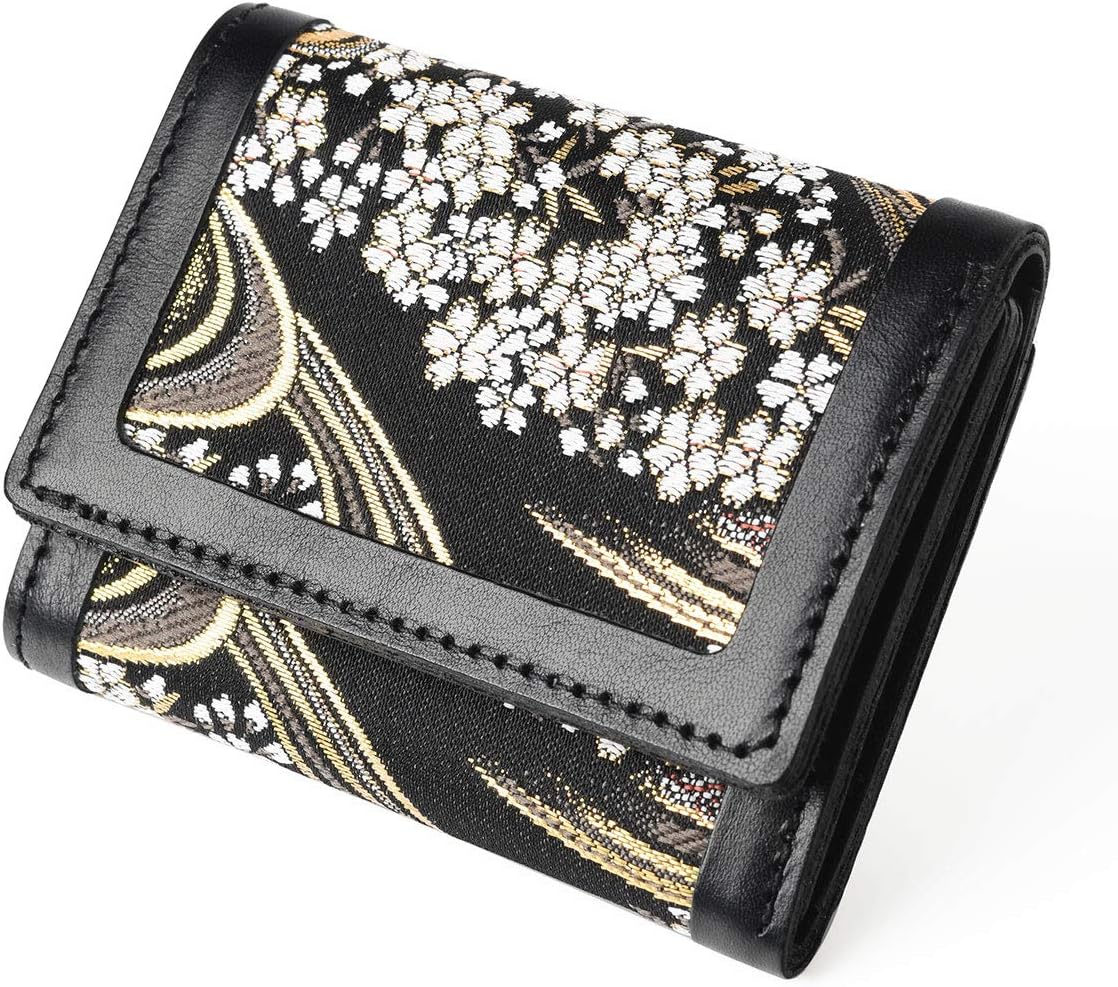 CDラック(幅約82cm、奥行約30cm、高さ約160cm、CD700枚以上