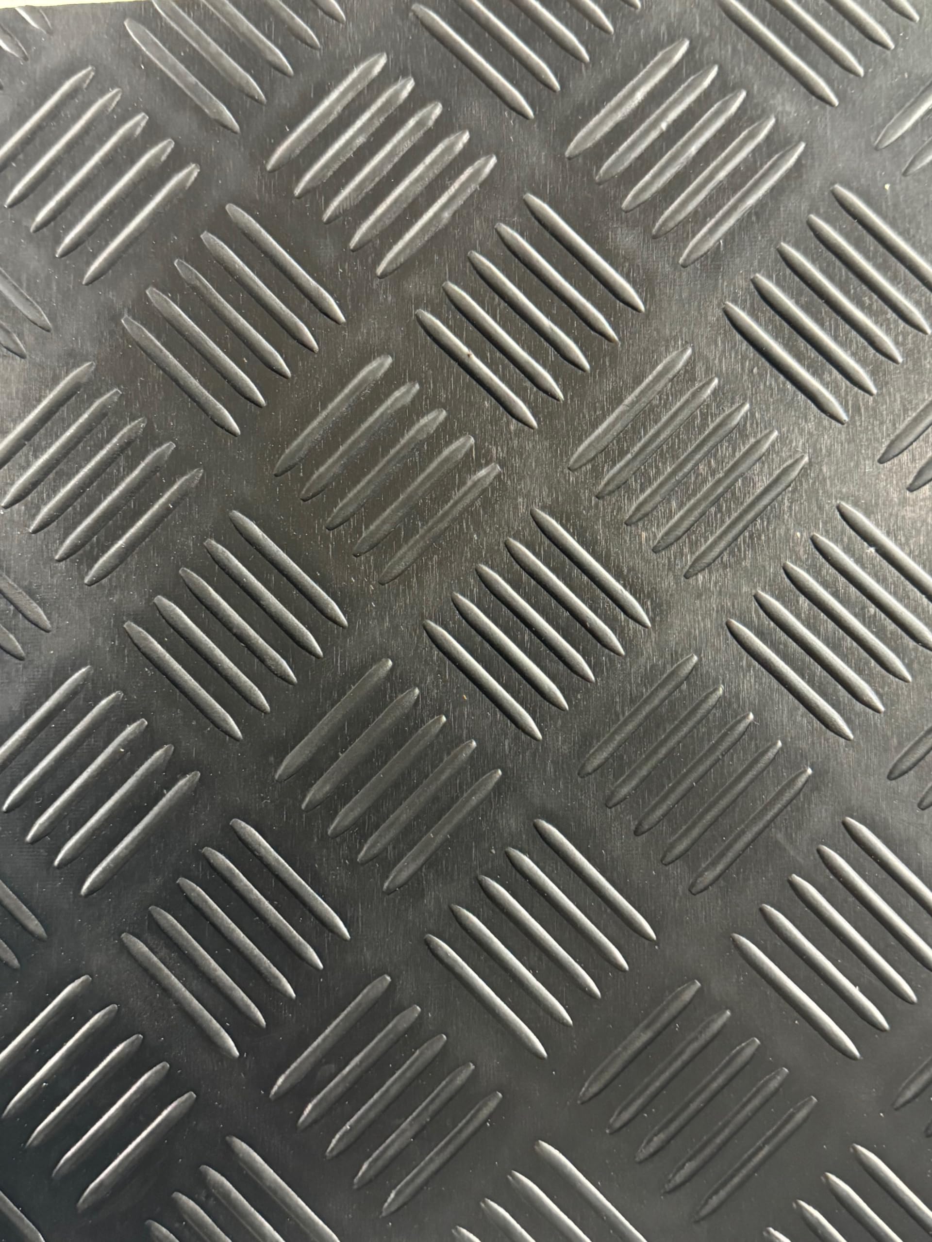 5 Bar Black Rubber Flooring 3mm Thickness - 6.0m Length x 1.5m Width (19ft8" x 4ft11")