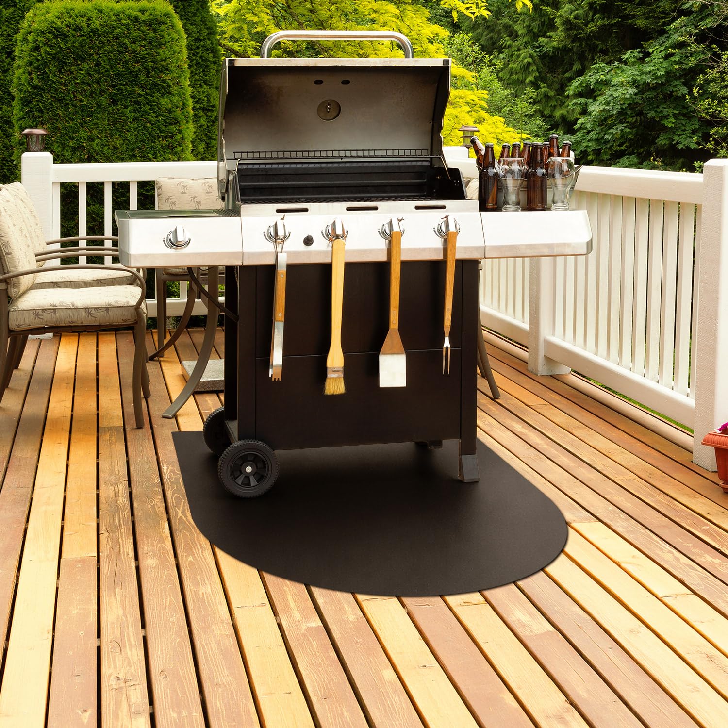 Ochronna Blacha pod Grill BBQ 80x90 cm | Osłona Trawy i Podłogi przed Spaleniem | Skuteczna Ochrona przed Olejem i Brudem | Płyta na Tars, Patio i do Ogrodu - Czarna Stal Malowana Proszkowo
