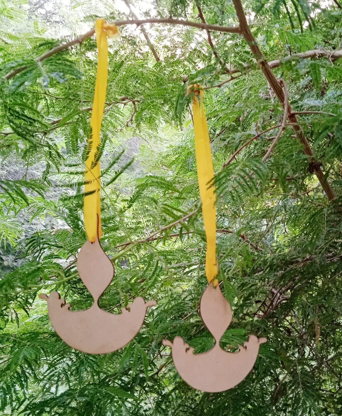 Purpledip Wooden Laser Cut Wall Hanging Set: Festival Diya Deepak Oil Lamp, Unfinished (12428)