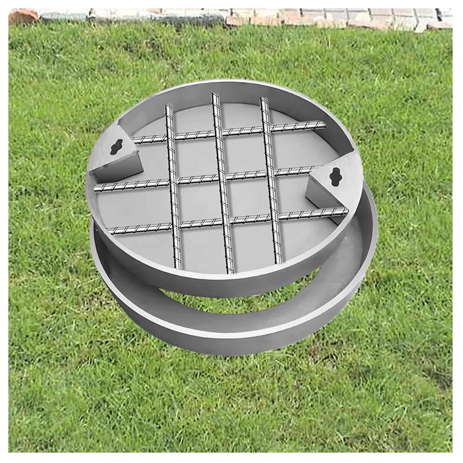Plaque d'égout invisible pour sublimer le sol de votre cour ou allée