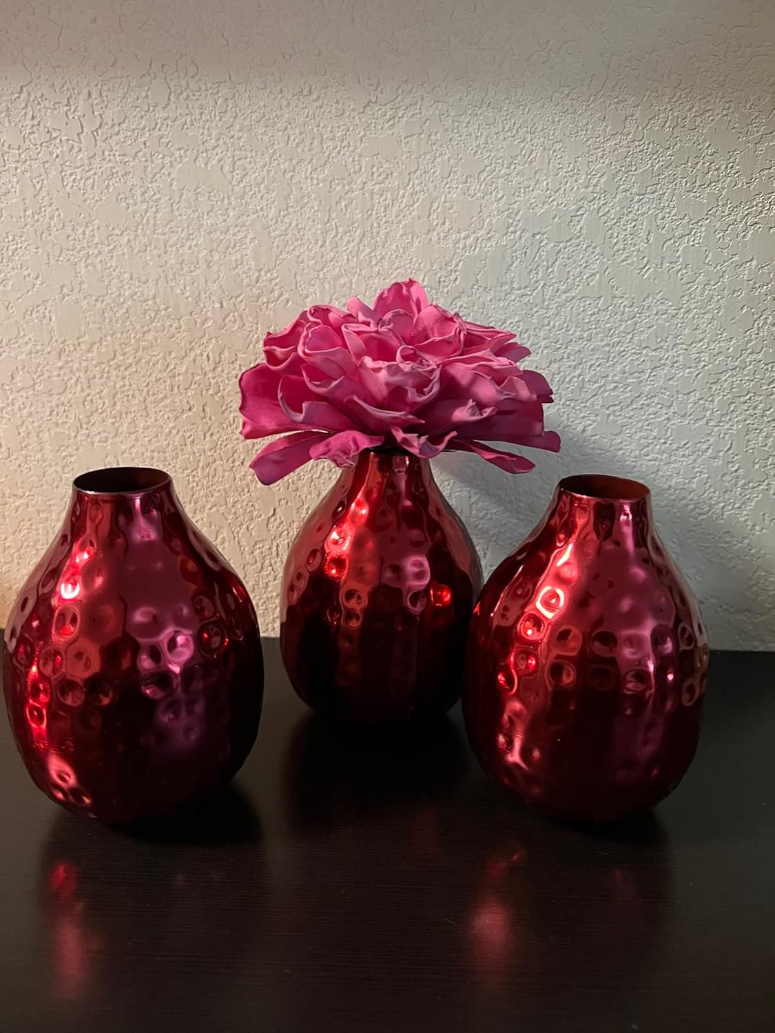 Hosley Set of 3 Metal Bud Vases 4.5 Inch High Red Finish Contemporary Floral Decor for Floral Arrangements Stylish Living Spaces Blooms in Harmony - Image 6