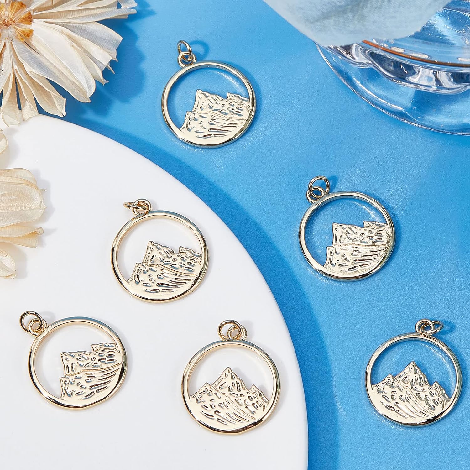 Beebeecraft 10Pcs/Box Mountain Charms 18K Gold Plated Brass Flat Round with Alps Mountain Dangle Pendants with Jump Ring for Jewelry Making Necklace Bracelet DIY Crafts