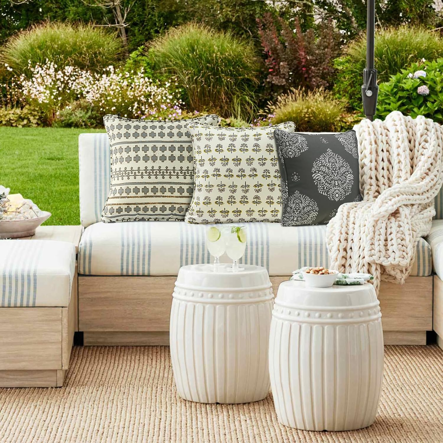 4 Pack Outdoor Water Repellent Throw Pillows 18x18 Inch with Insert, Decorative Square Patio Pillows for Home Garden Couch Balcony, Dainty Floral