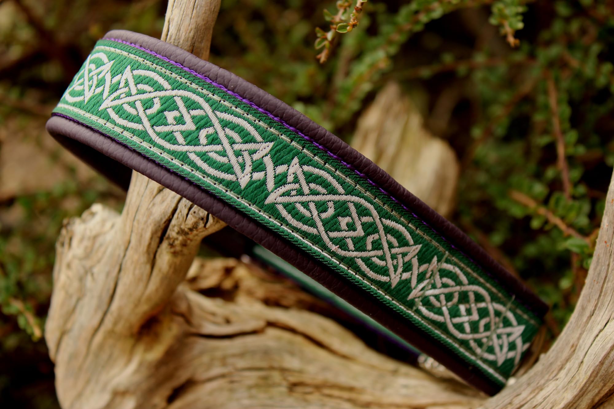 Halsband Leder Lila Grün Gothic Klickverschluss Alu selbst gestalten - personalisiert erhältlich