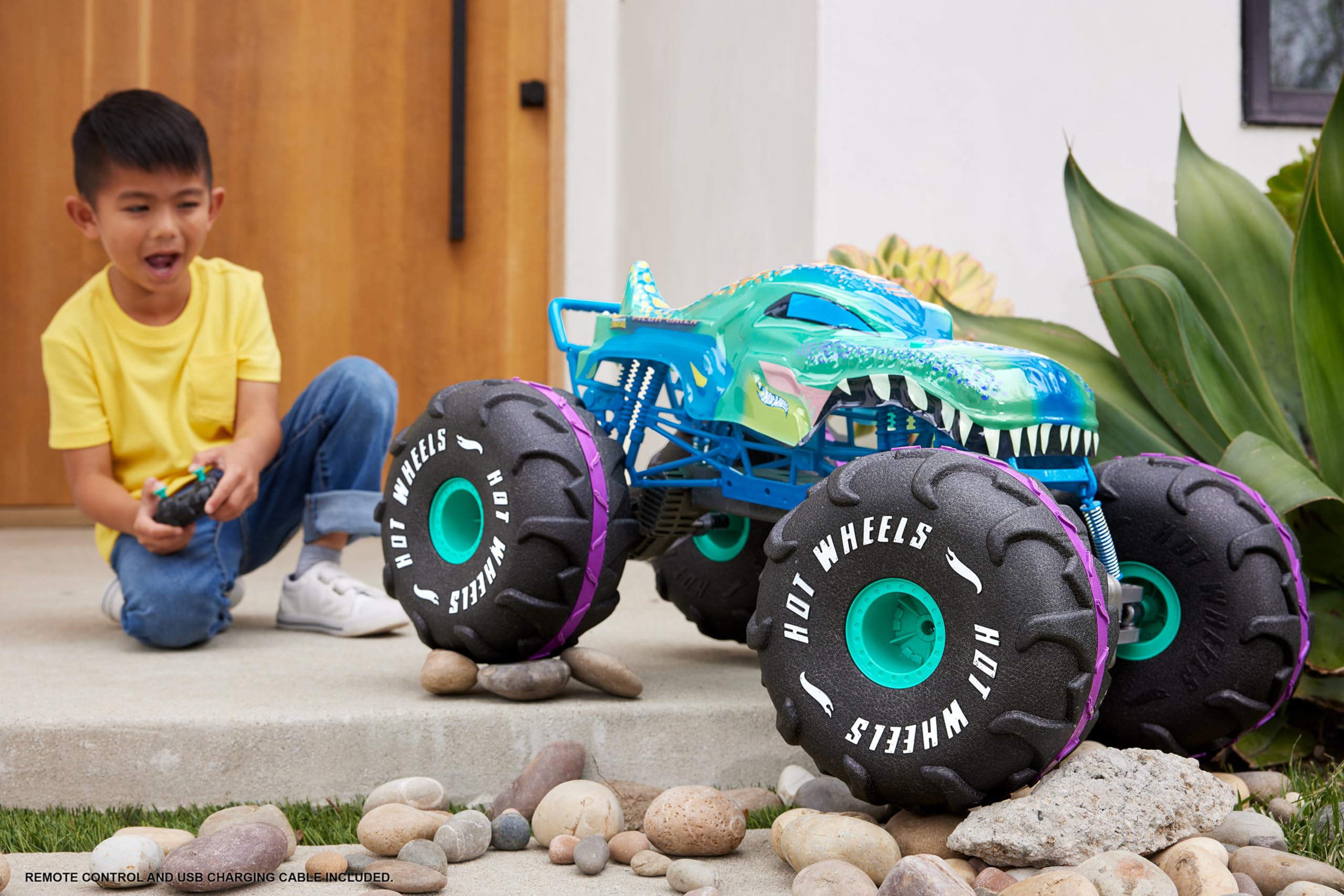 Hot Wheels Monster Trucks Ferngesteuertes Auto, Mega-Wrex im Maßstab 1:6, extragroßer Ferngesteuerter Spielzeug-Truck, mehr als 60 cm lang, HPK28