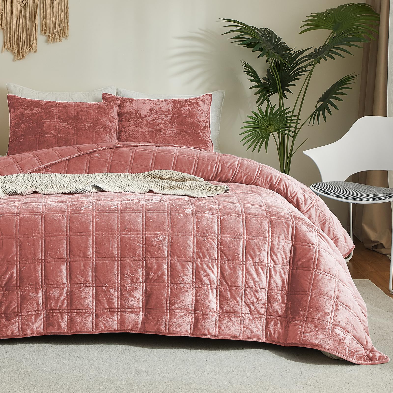 Wondnuga Luxury Soft Velvet Quilt Set King Size - Lightweight Velvet Bedding Set for All Season, Oversized Bedspread Coverlet Comforter Set with 2