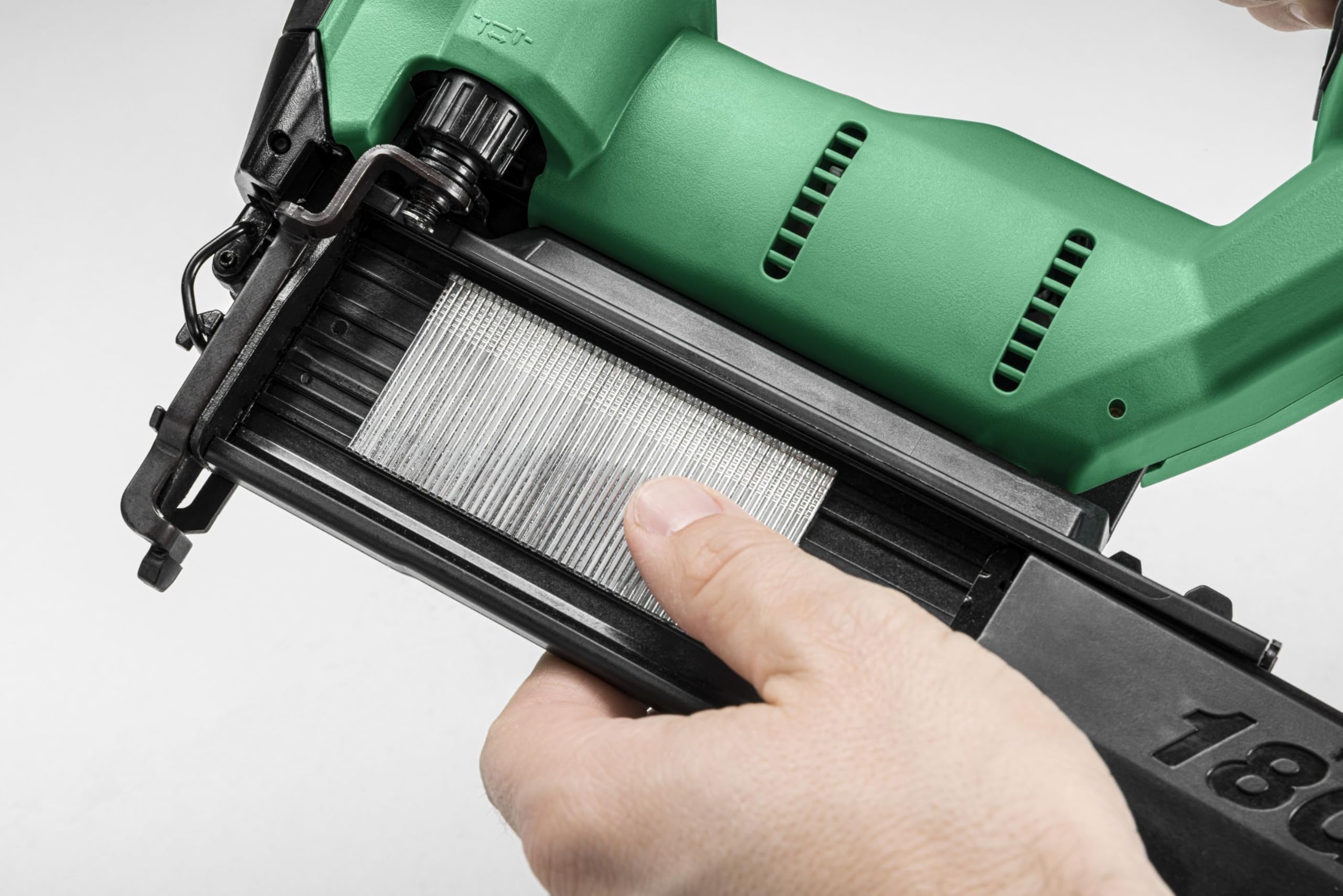 HIKOKI NT1850DA - Chiodatrice a batteria (0°), 18 V, testa a penna: 1,9 mm, tipo di penna: penna SK (18 Ga), inserimento: 2,5 pezzi al secondo, penne per carica (circa 1.500 pezzi). Contenuto della