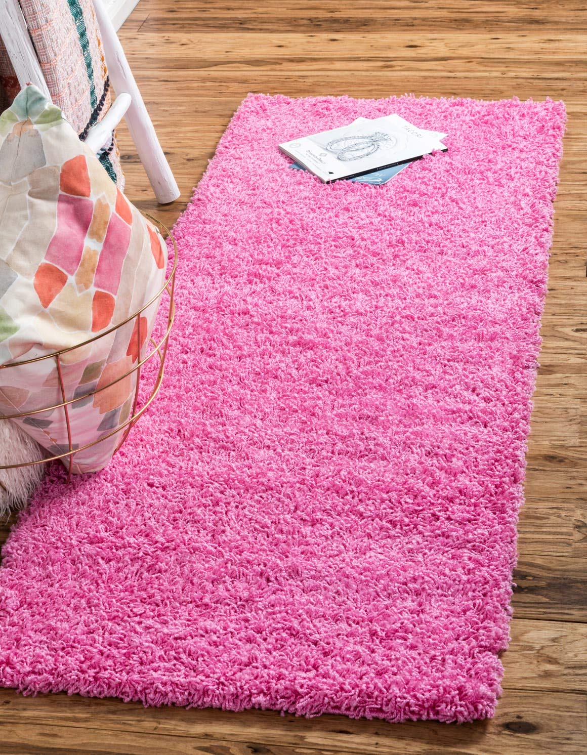 Unique Loom Solid Shag Collection Area Rug (2' 6" x 19' 8" Runner, Taffy Pink)
