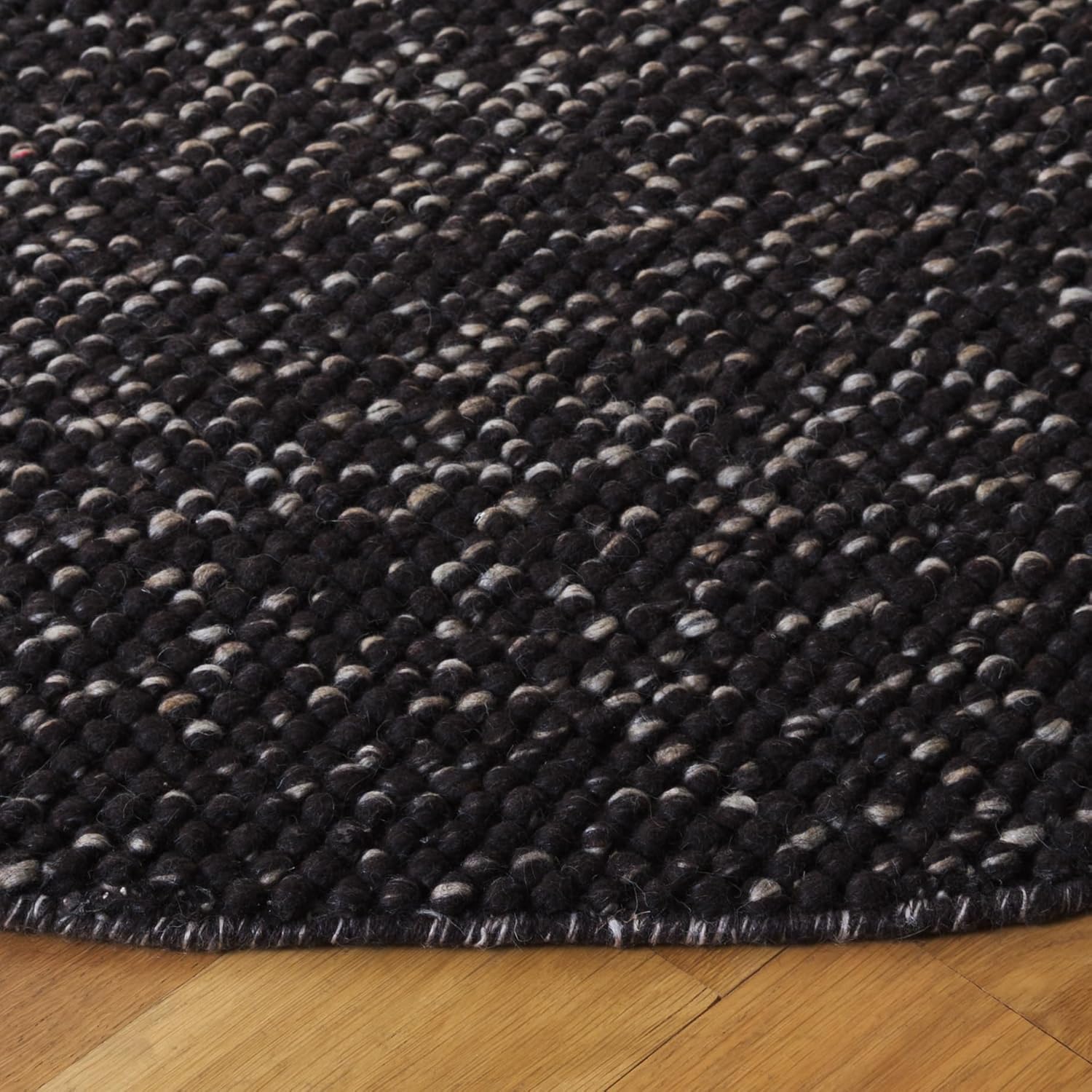 SAFAVIEH Natura Collection Area Rug - 6' Round, Black & Grey, Handmade Wool Blend, Textured Design, Ideal for Living Room, Bedroom, Dining Space (NAT425Z)