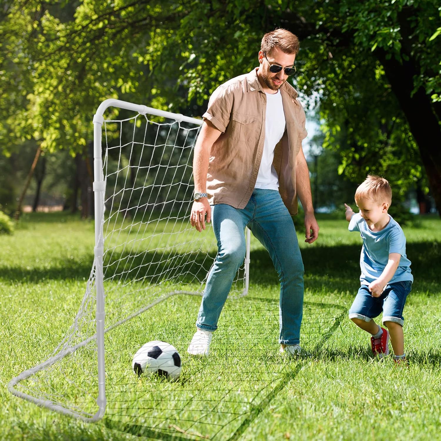 Questa Porta da Calcio per Giardino, Rete da Calcio 6 x 4 Piedi con Telaio in Acciaio e picchetti per Il Fissaggio a Terra, Bianca
