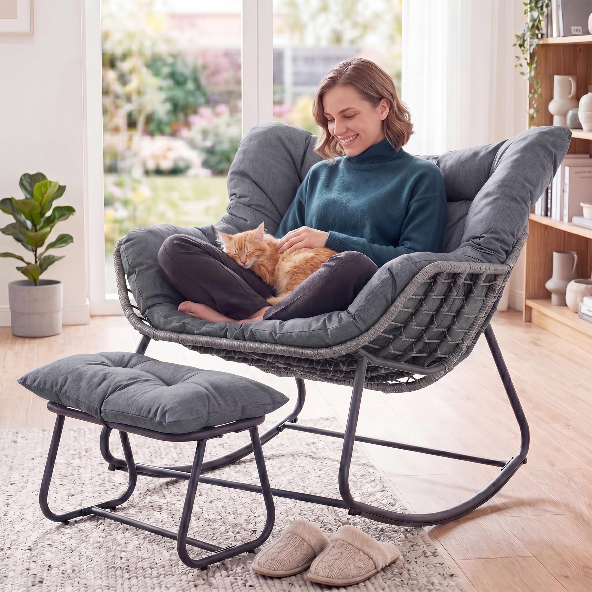 GIANTEX Fauteuil a Bascule avec Repose-Pied, Chaise a Bascule Surdimensionné avec Assise en Rotin PE, Coussin Amovible Rembourré, Cadre Métallique Robuste, pour Salon, Balcon, Jardin (Gris)
