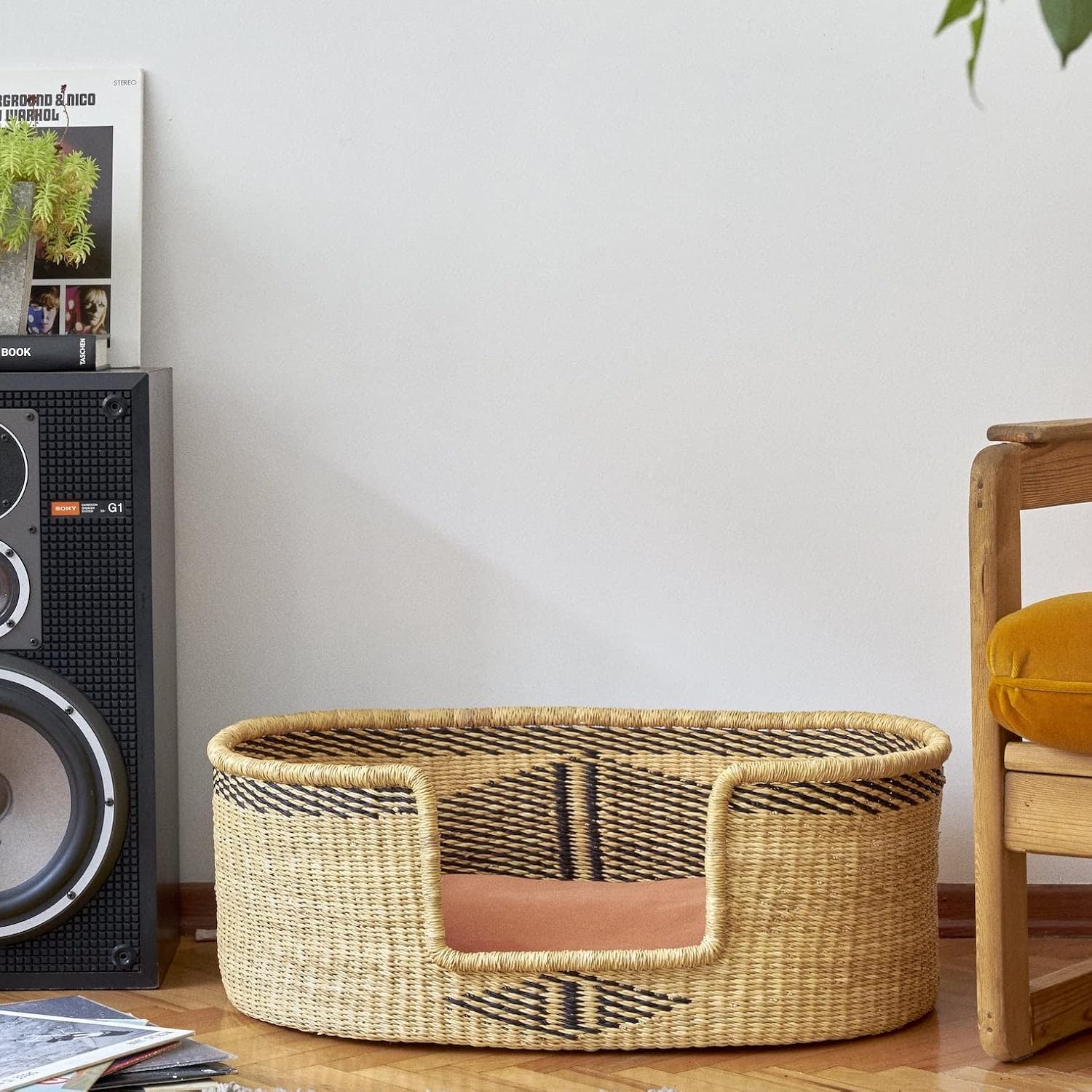 Woven Dog Bed Basket–Gifts for Dogs–Small to XXL Dog Bed–Large Bed for Large Dogs–Elegance and Decorative Bed for Your Dog–Comfortable Dog Bed–Small Dog Bed