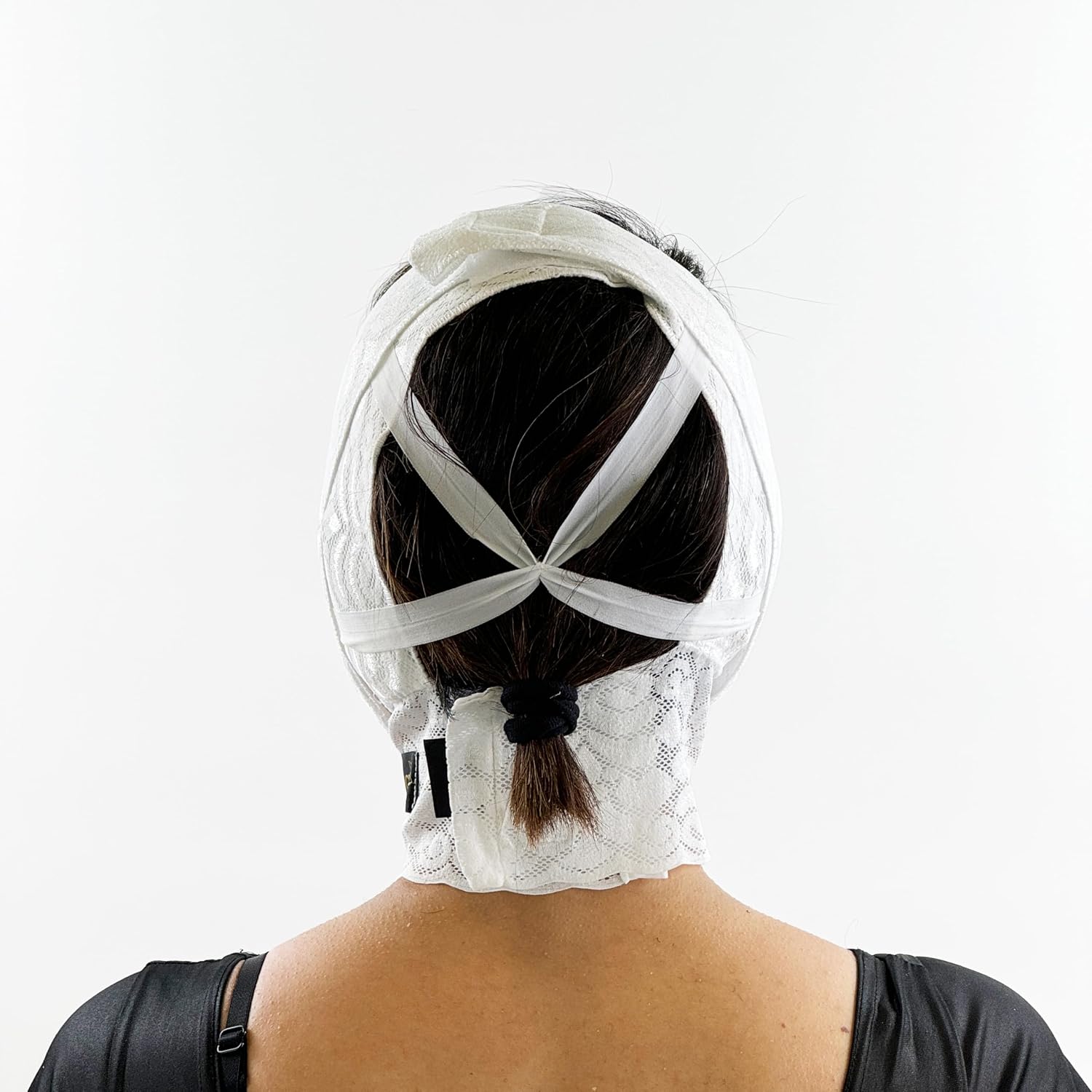 Calla Lace Chin & Cheek Compression with Neck Band and Gel Packs for Cold Treatment (White, M)