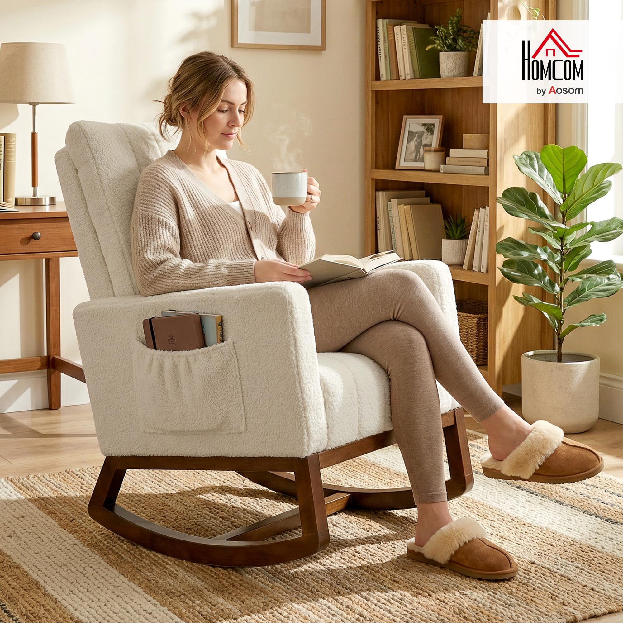 HOMCOM Fauteuil à Bascule, Rocking Chair en Flanelle Neige, Chaise à Bascule rembourrée avec Coussin Lombaire, Dossier Haut, Poches latérales et Base en Bois d'hévéa, pour Salon, Chambre, crème