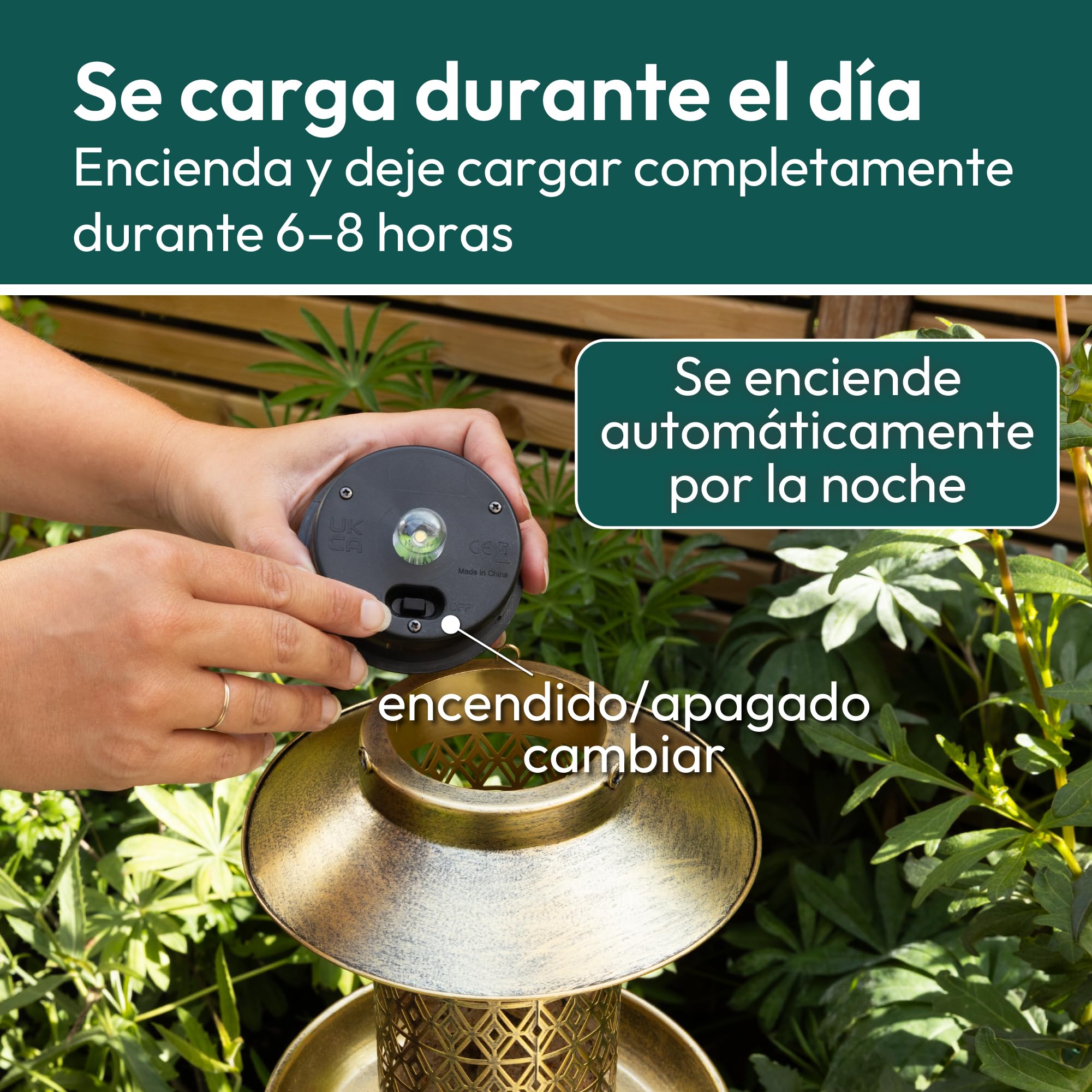 Gadgy Comedero Solar para Pájaros 2 en 1 con Lámpara de Jardín – Casa para Pájaros Colgante Dorada con Iluminación Solar Automática – Decoración Exterior Resistente a la Intemperie