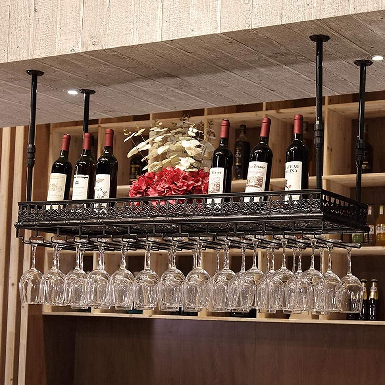 Casier à vin suspendu pour libérer de la place et ranger vos verres à pied sans risque