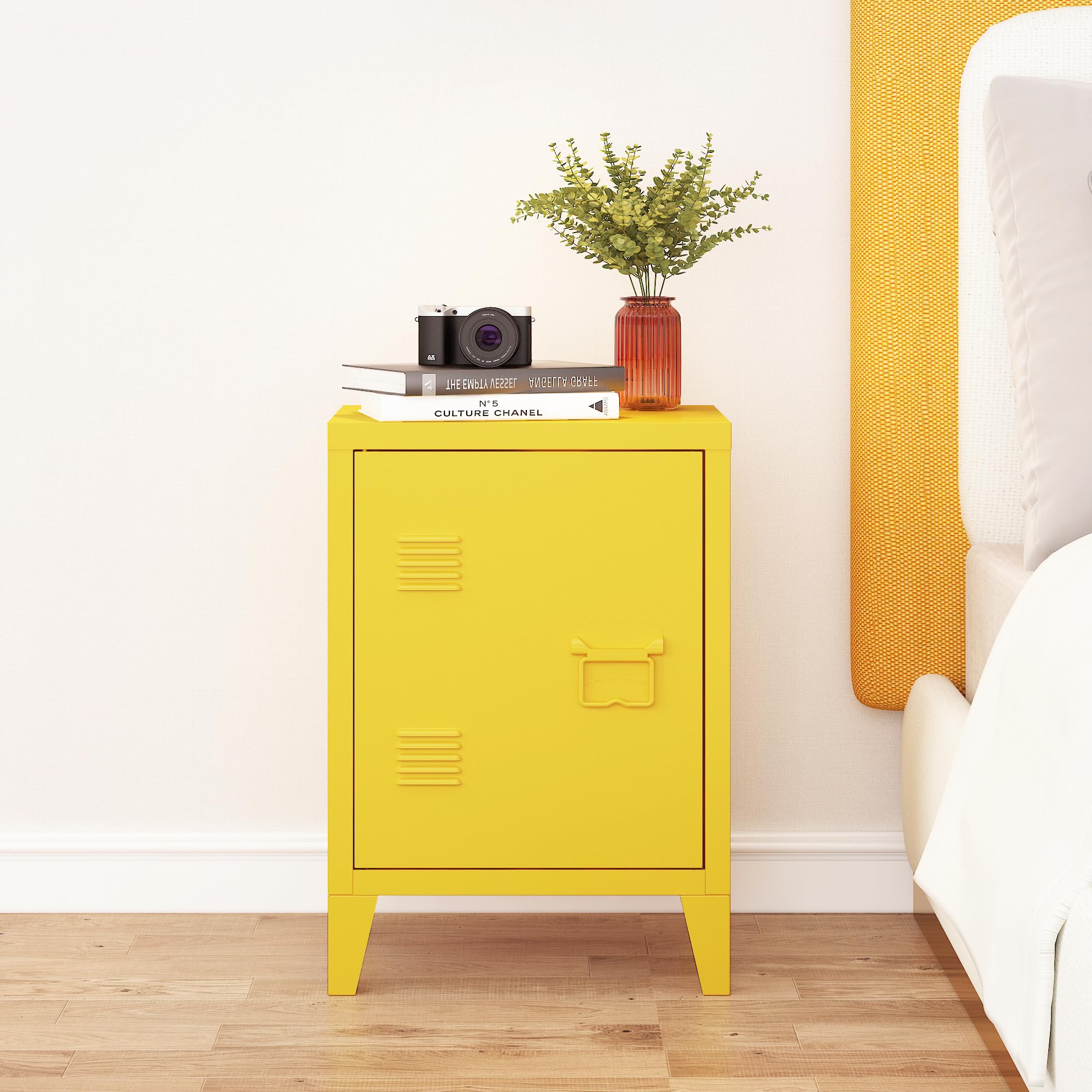 [en.casa] Comodino in Acciaio con Scomparto Chiuso con Anta Maniglia a Destra Tavolino Laterale da Divano Mobiletto Notturno Tavolino Basso da Ingresso 57x40x30 cm Giallo