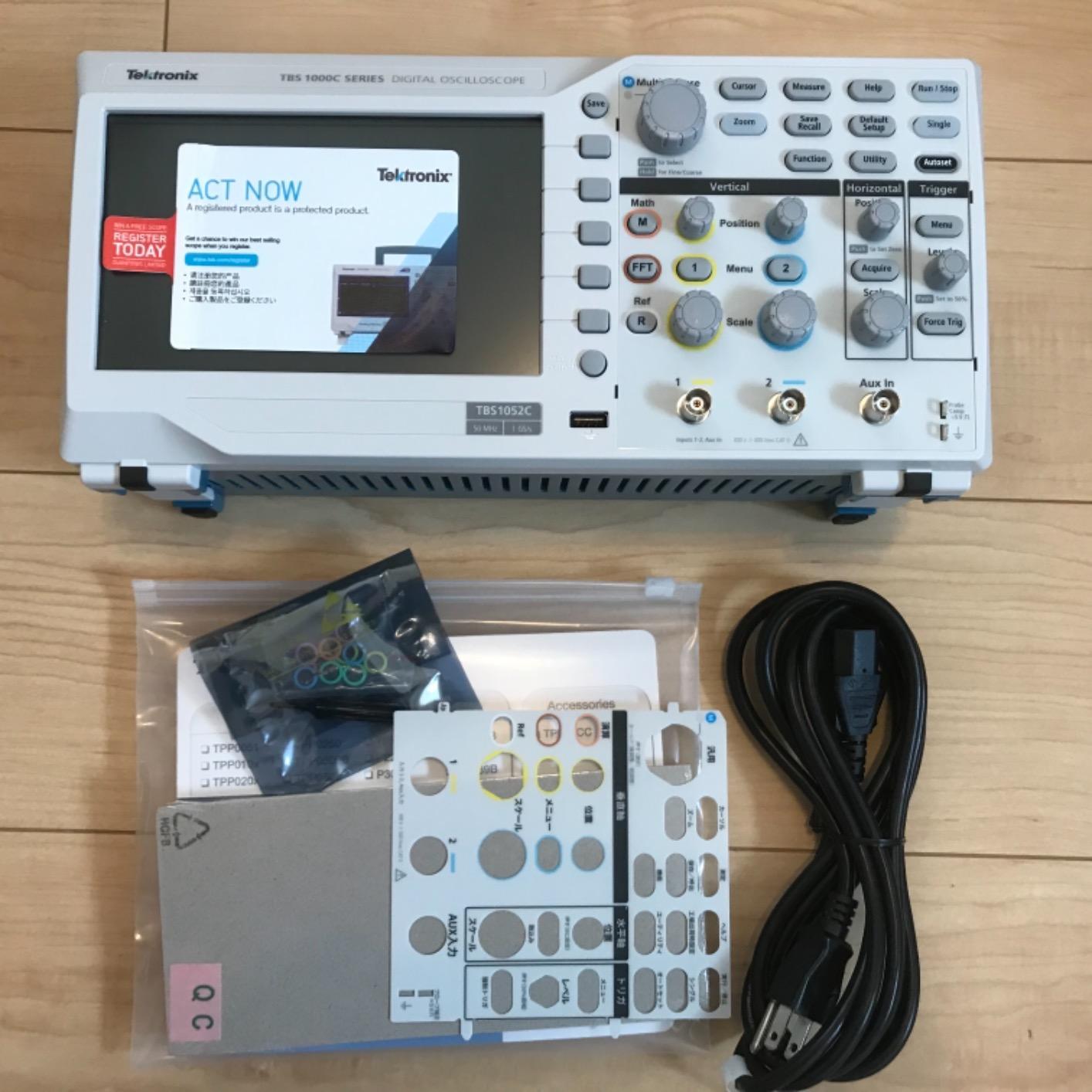 Amazon.co.jp Tektronix TBS1052C Digital Oscilloscope, 50MHz, 1GS/s