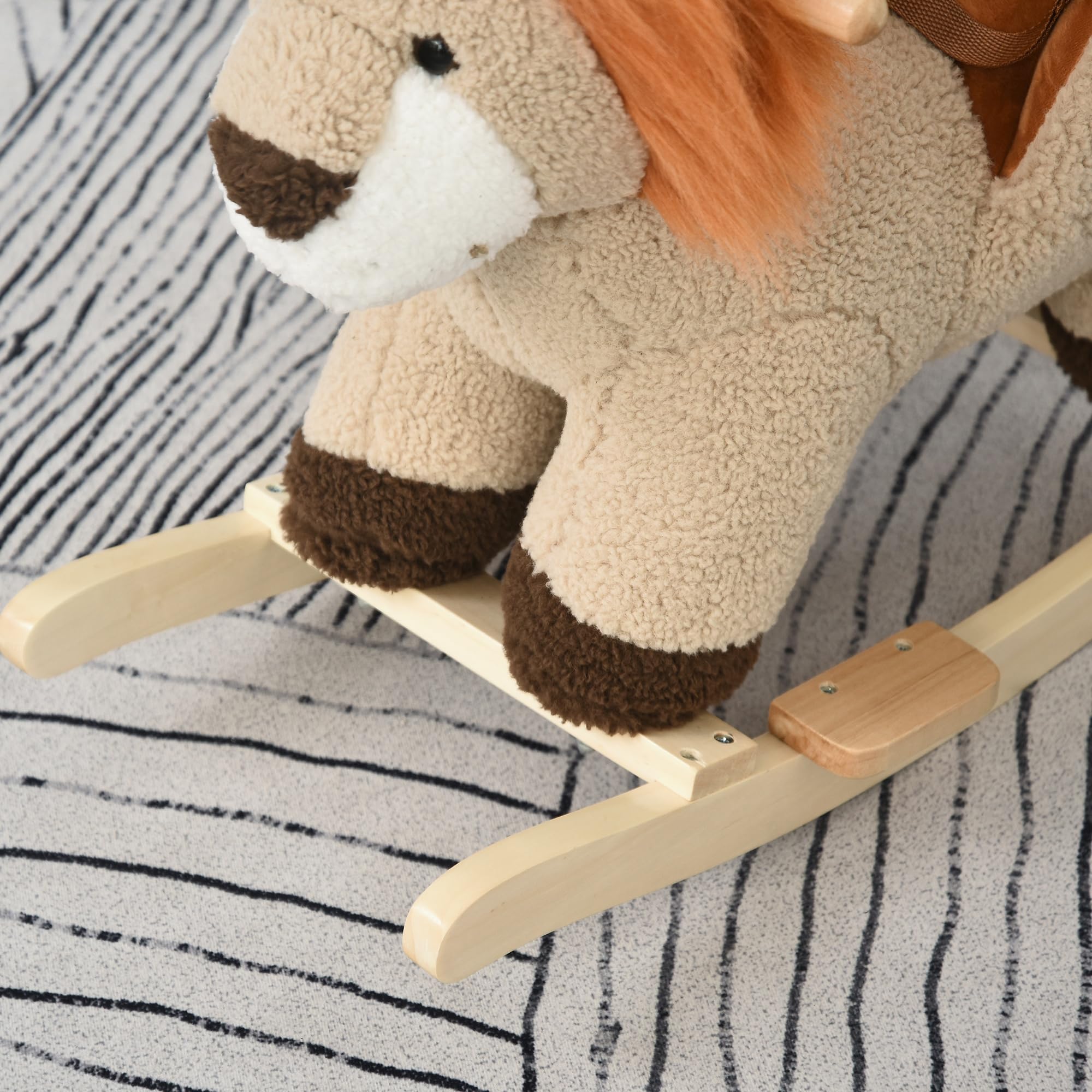 HOMCOM Cheval à Bascule Lion Musical Selle Confort Peluche Douce Enfants 18-36 Mois Bois Peuplier Marron 68x35x50 cm