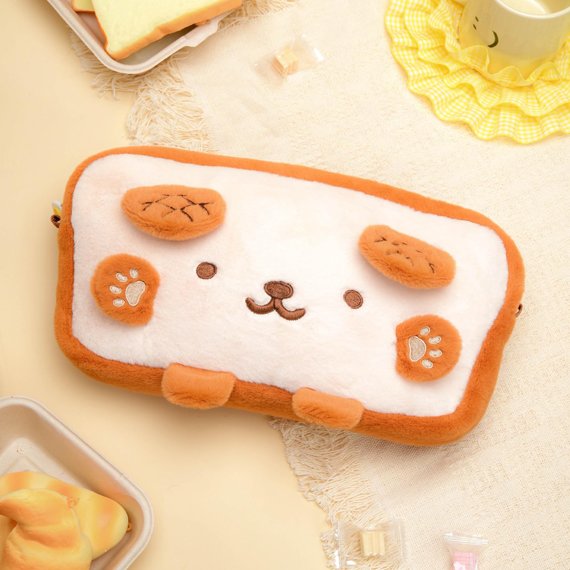GeekShare Toast - Borsa in peluche compatibile con Switch/OLED, borsa da viaggio di grande capacità, con traccia, adatta per console Switch e accessori di gioco, Marrone, Carino