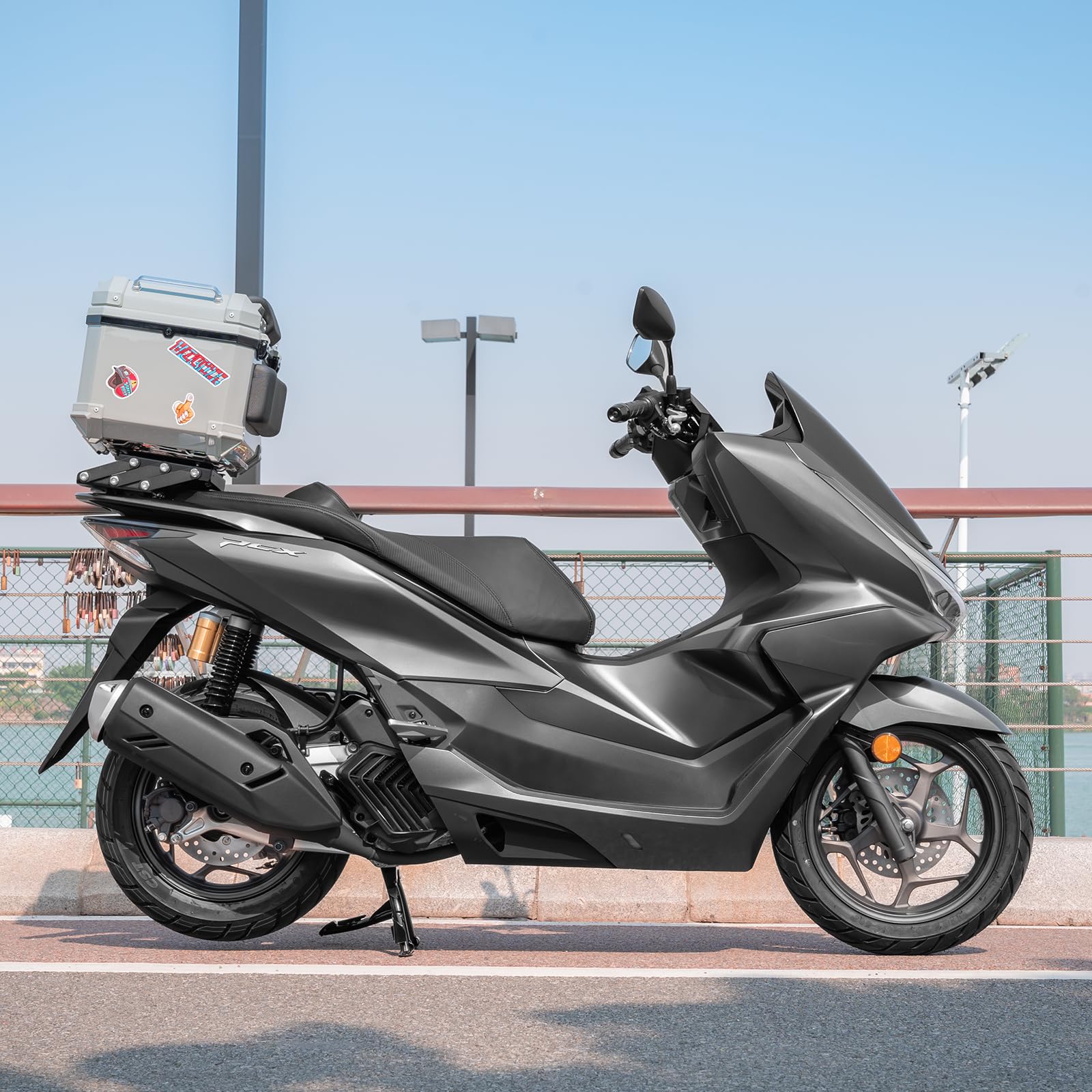 Amazon | HI-LINE リアキャリア PCX 折りたたみ式 荷台 前後位置調整